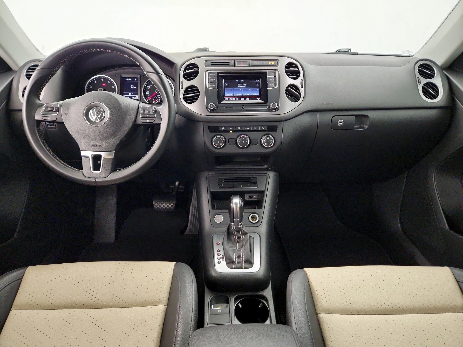 Thumbnail: 2016 Volkswagen Tiguan - 9