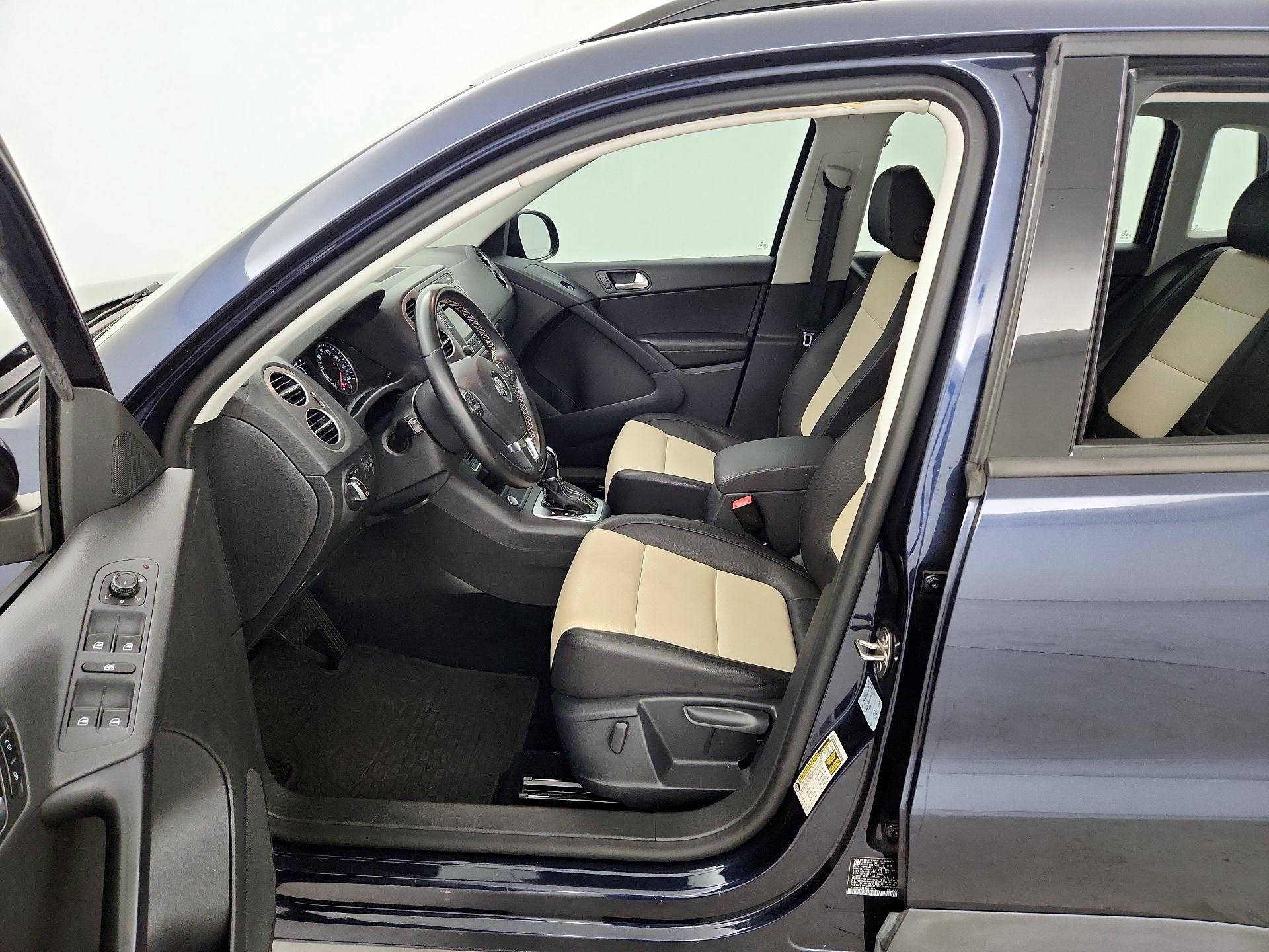 Thumbnail: 2016 Volkswagen Tiguan - 11