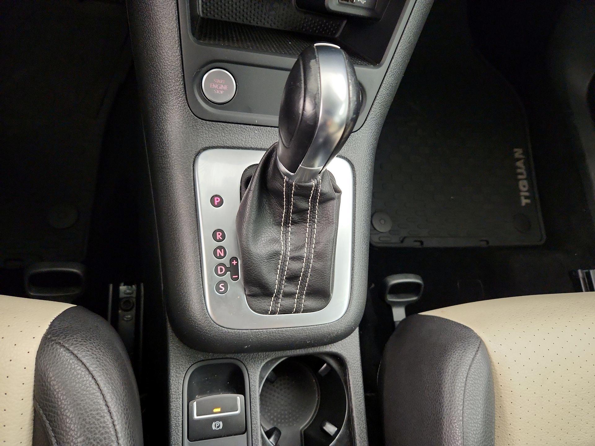 Thumbnail: 2016 Volkswagen Tiguan - 17