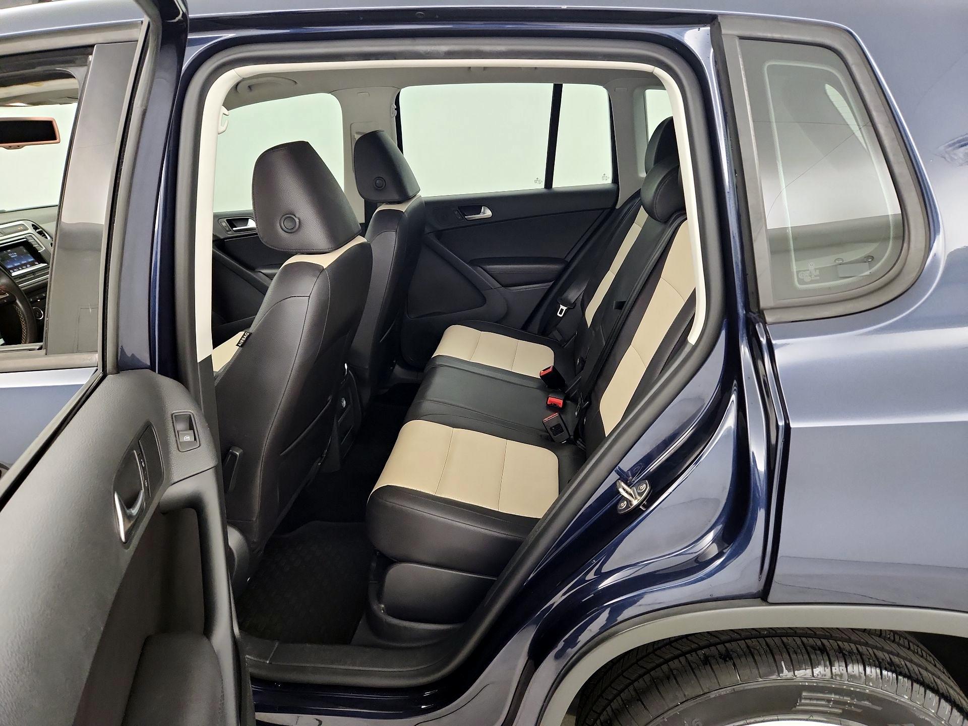 Thumbnail: 2016 Volkswagen Tiguan - 19