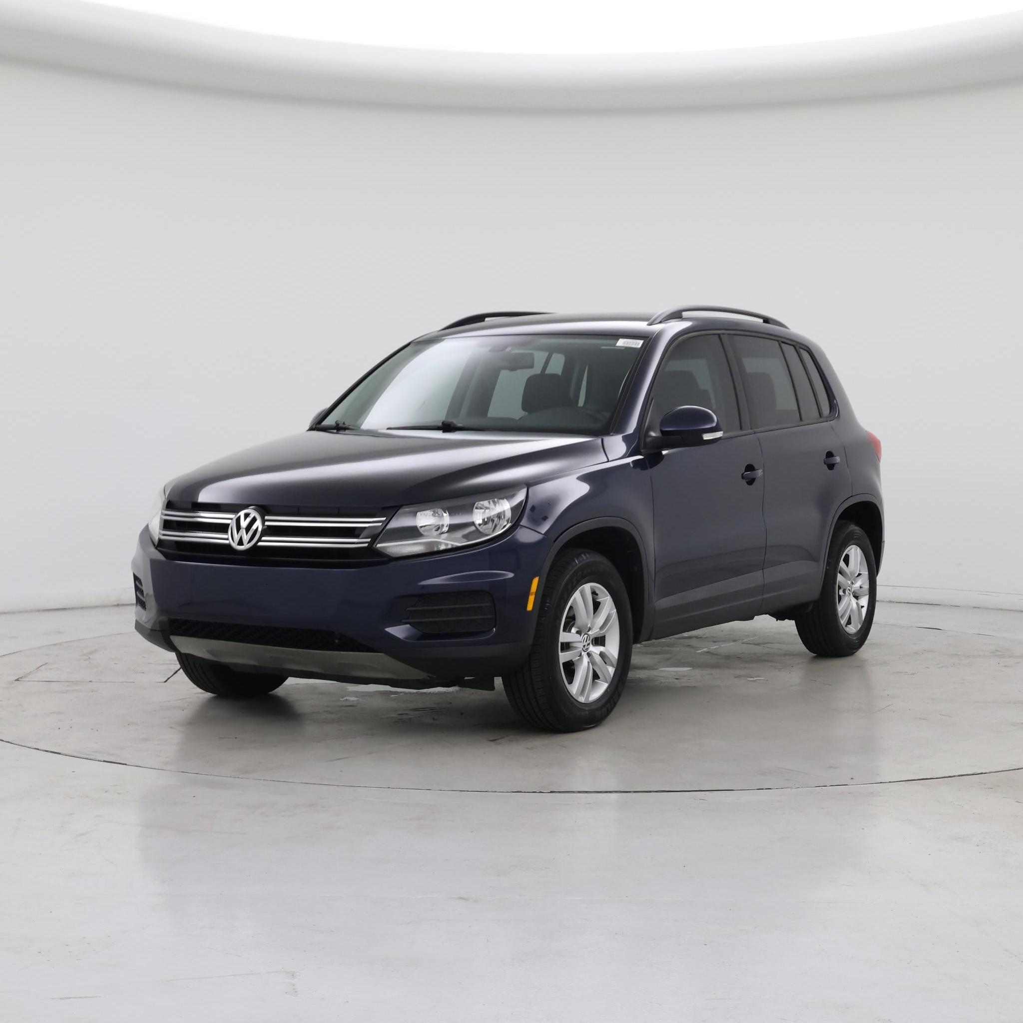 Thumbnail: 2016 Volkswagen Tiguan - 4