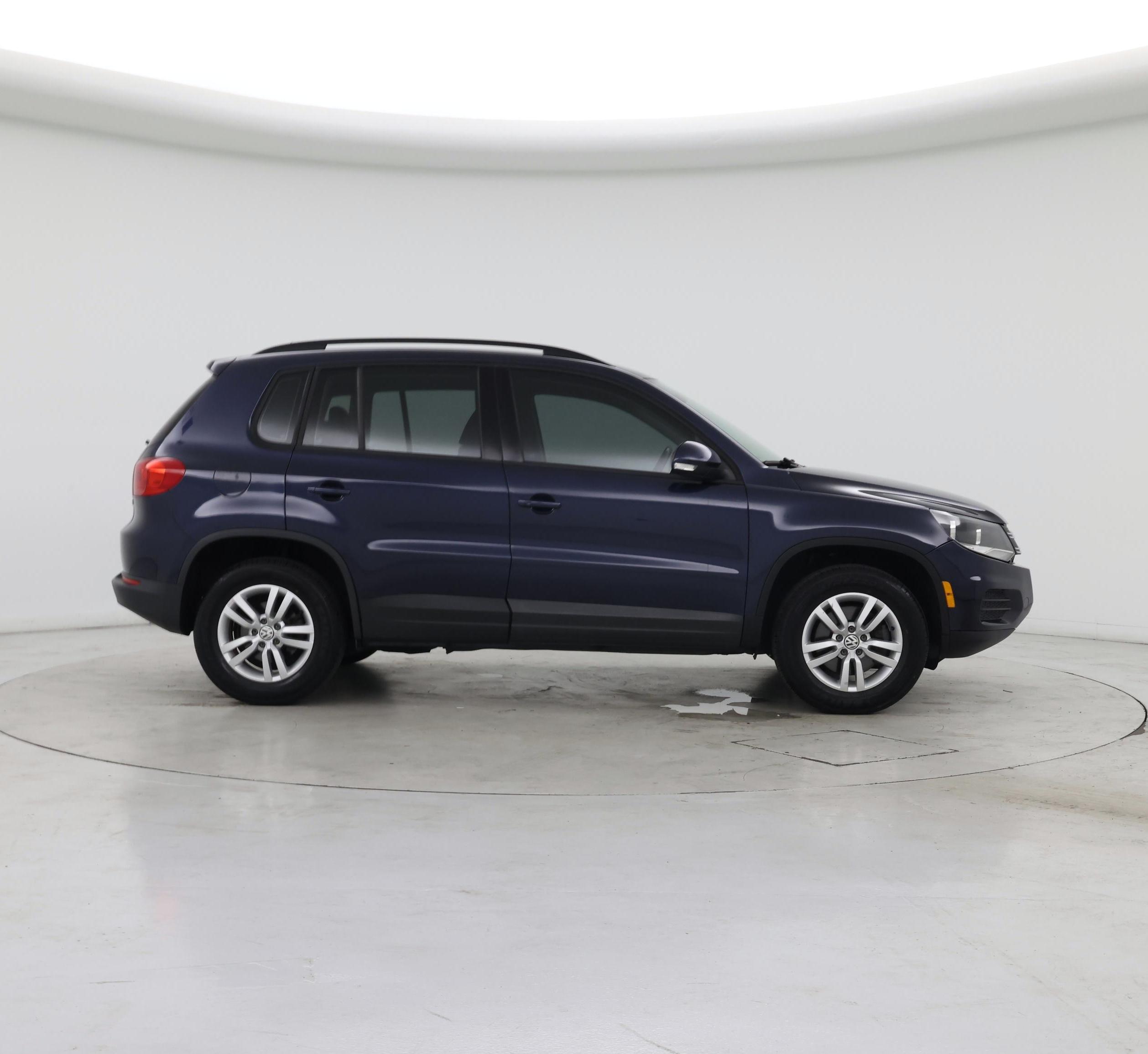 Thumbnail: 2016 Volkswagen Tiguan - 7