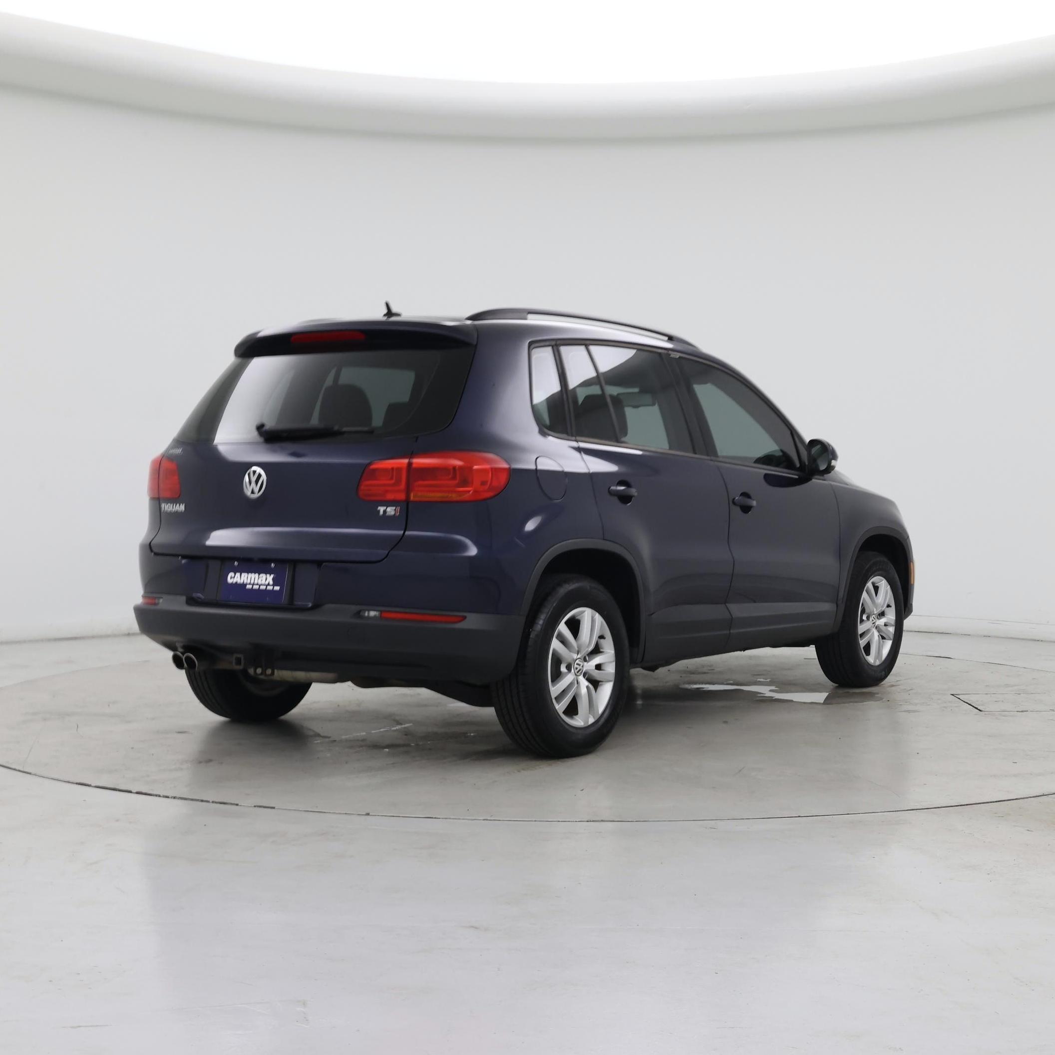 Thumbnail: 2016 Volkswagen Tiguan - 8