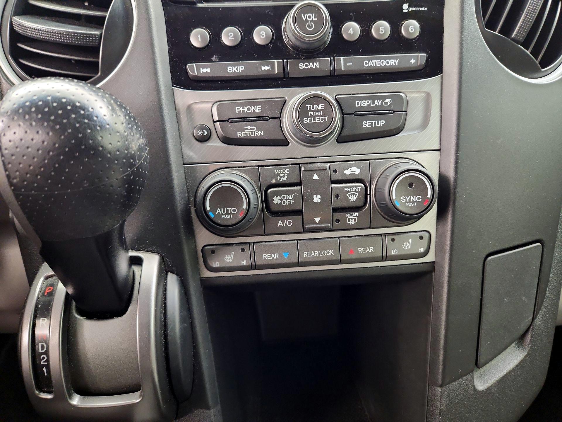 Thumbnail: 2014 Honda Pilot - 16