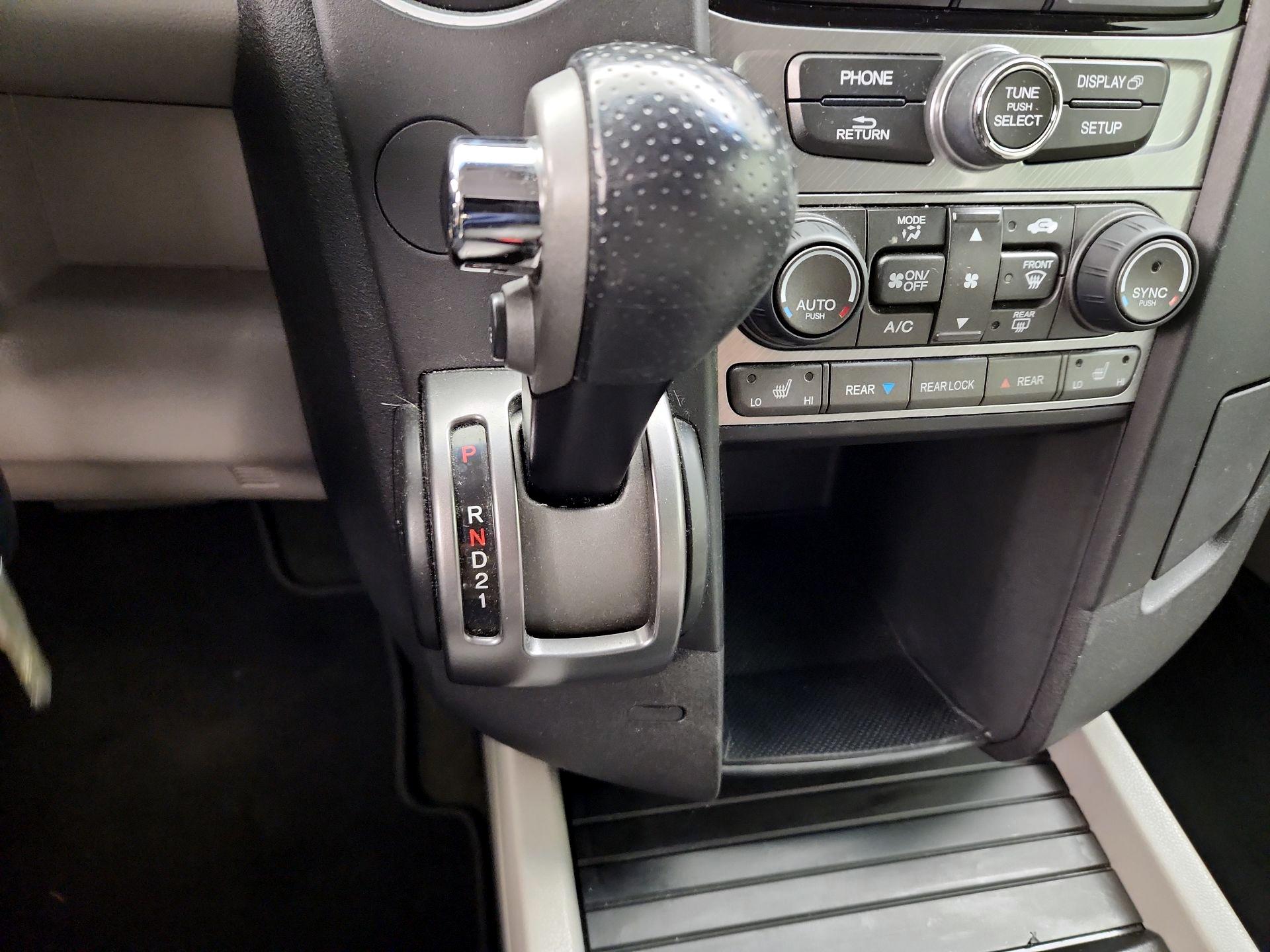 Thumbnail: 2014 Honda Pilot - 17