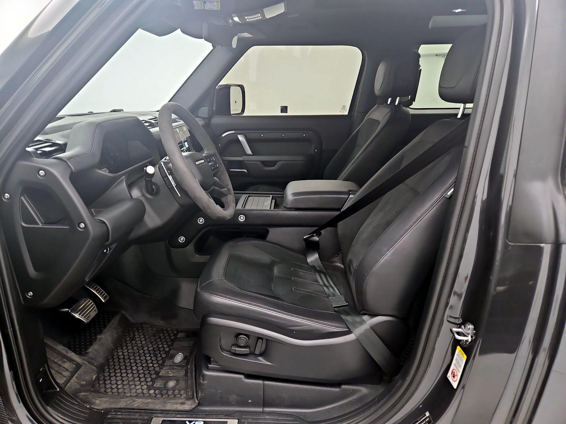 Thumbnail: 2023 Land Rover Defender - 11