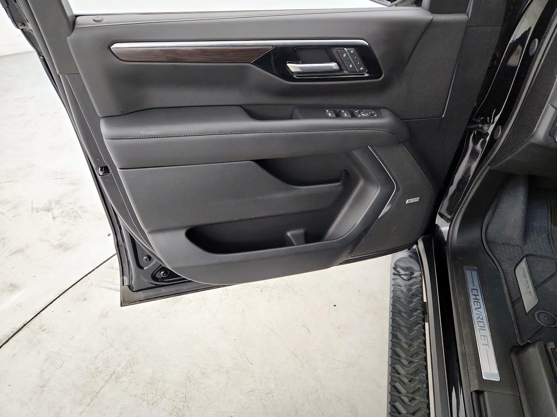 Thumbnail: 2025 Chevrolet Tahoe - 12