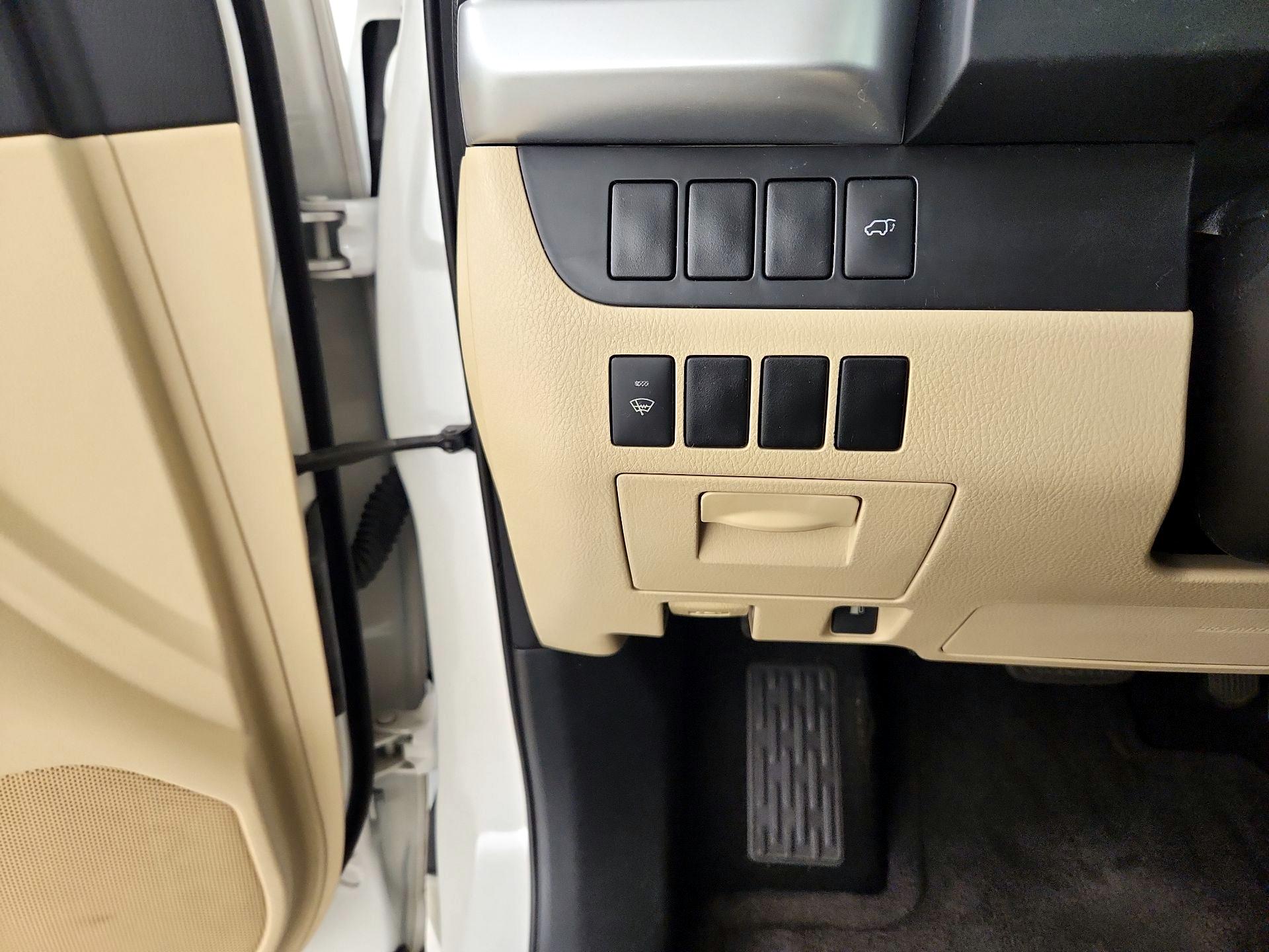 Thumbnail: 2014 Toyota Highlander - 13