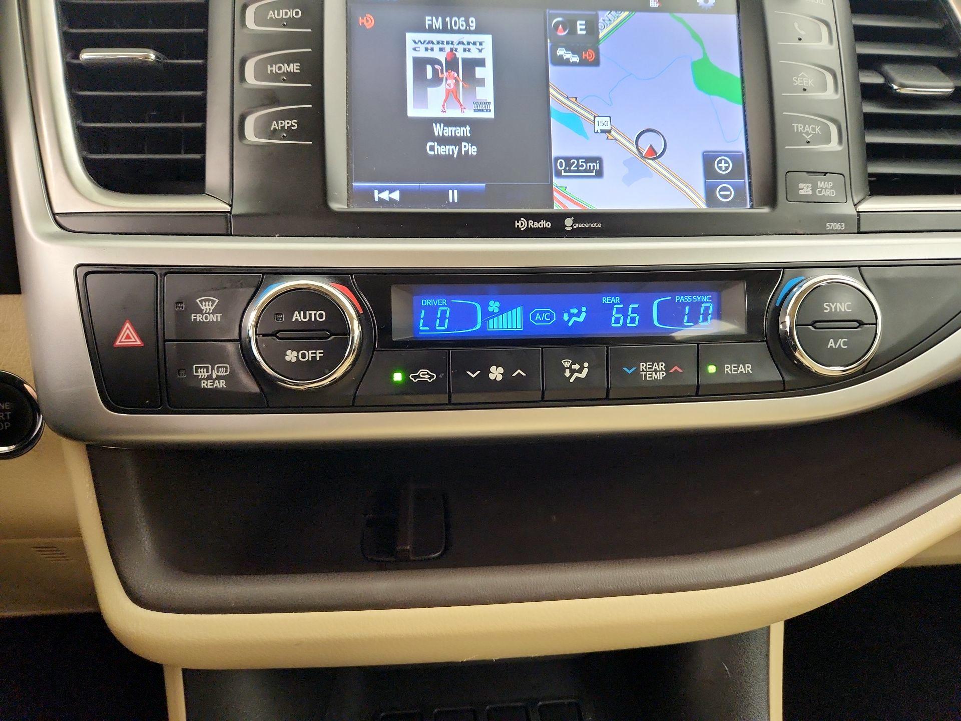 Thumbnail: 2014 Toyota Highlander - 17