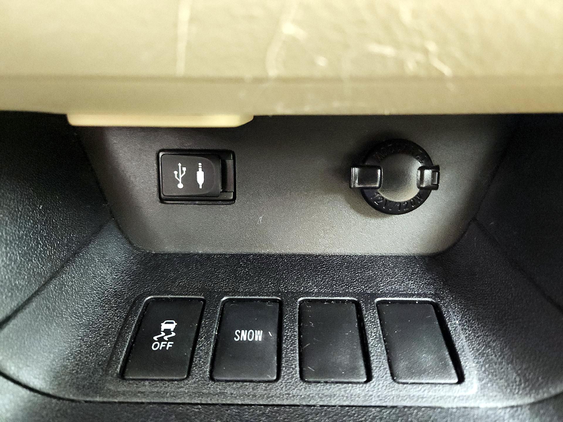 Thumbnail: 2014 Toyota Highlander - 19