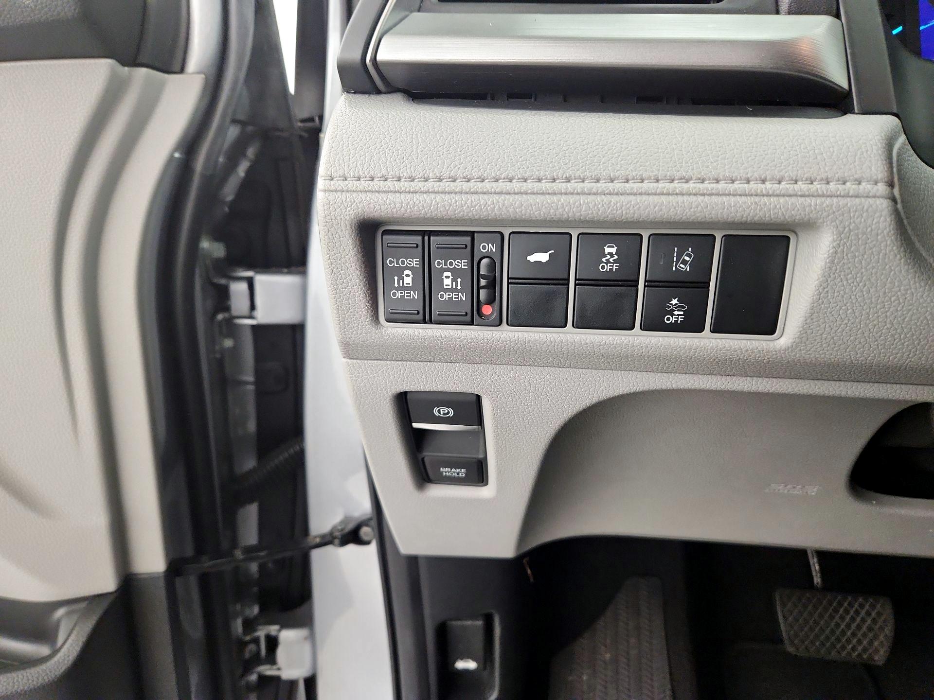 Thumbnail: 2019 Honda Odyssey - 13