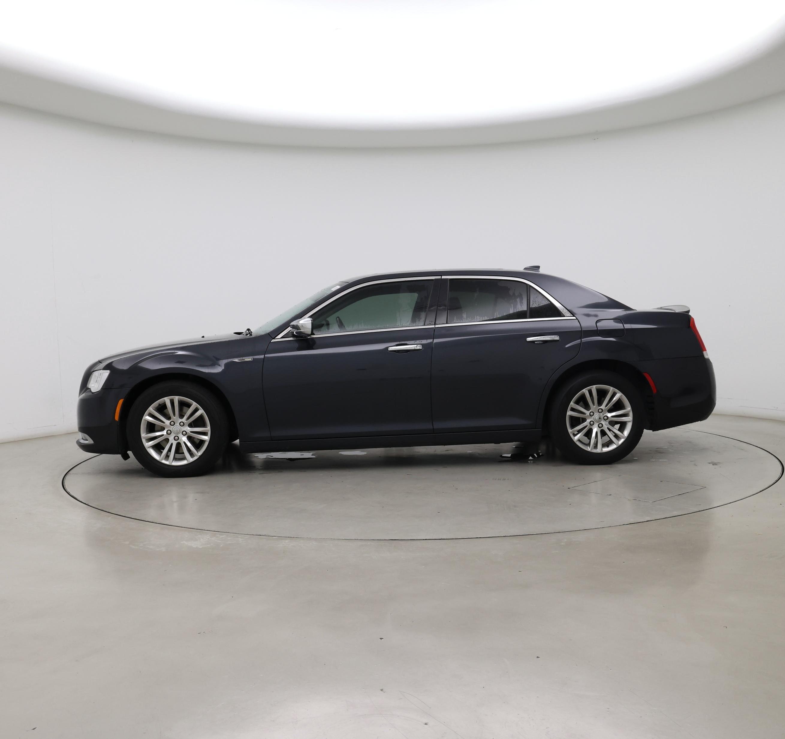 Thumbnail: 2017 Chrysler 300 - 3