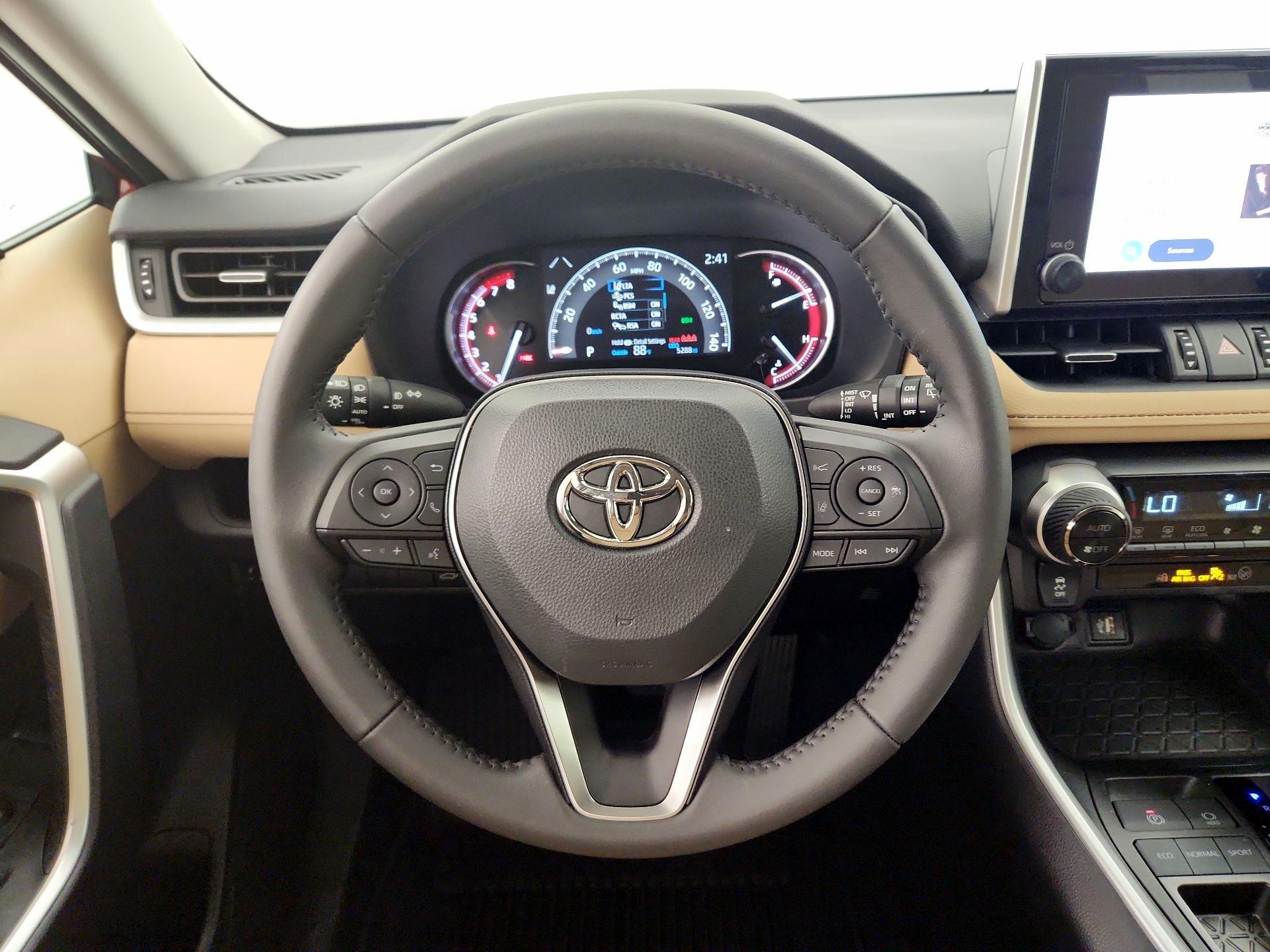 Thumbnail: 2025 Toyota RAV4 - 10