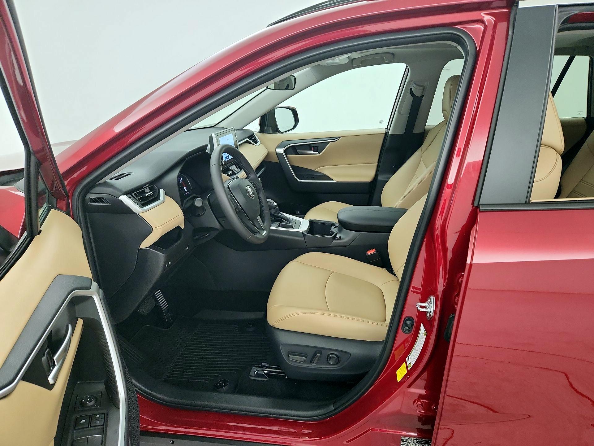 Thumbnail: 2025 Toyota RAV4 - 11