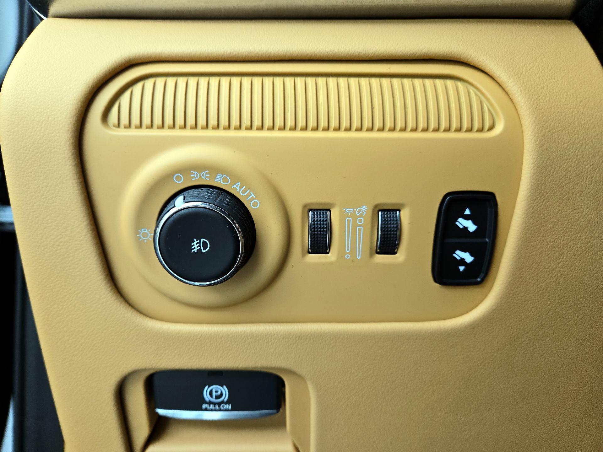 Thumbnail: 2024 Jeep Grand Wagoneer - 13