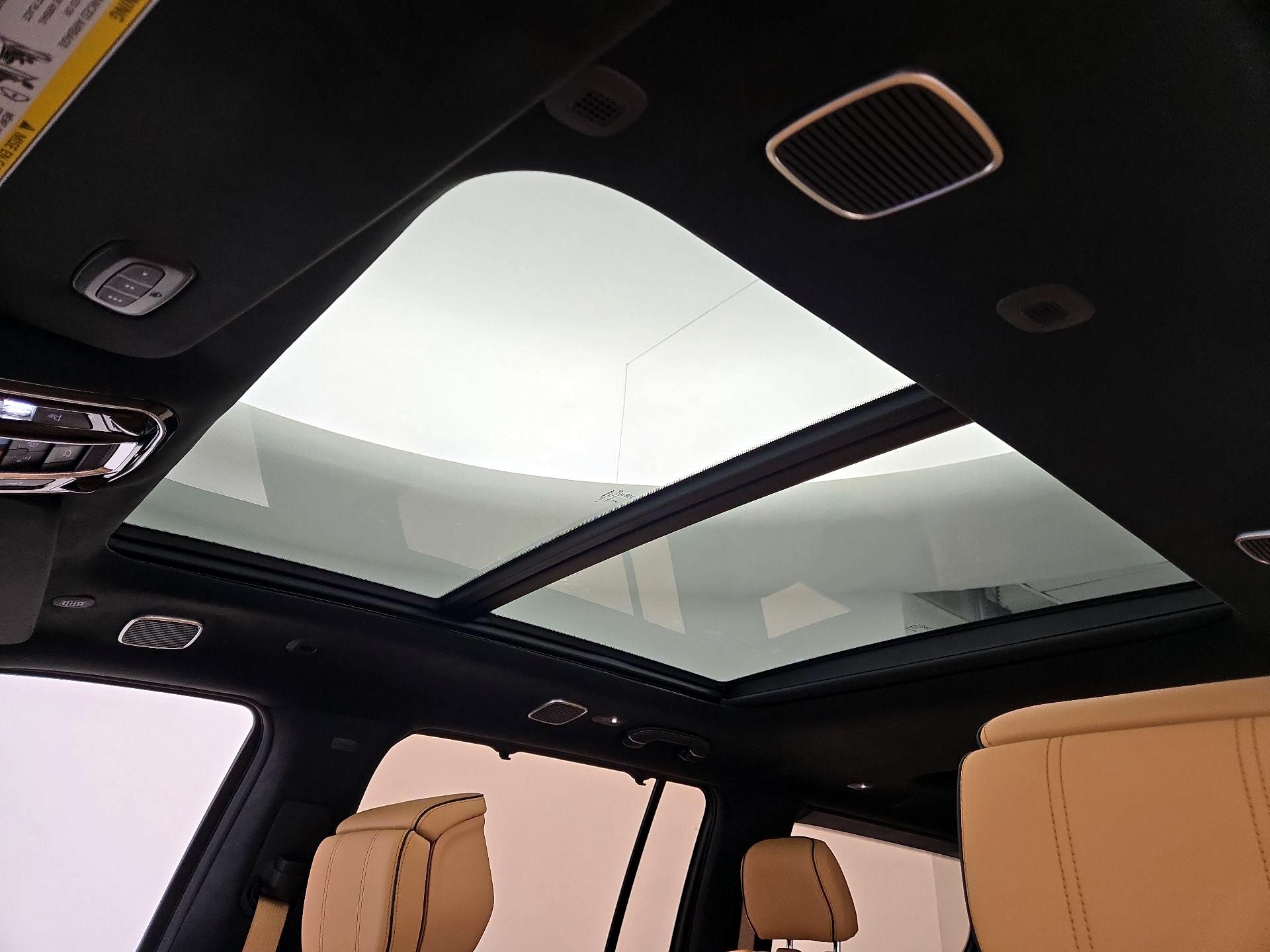 Thumbnail: 2024 Jeep Grand Wagoneer - 20