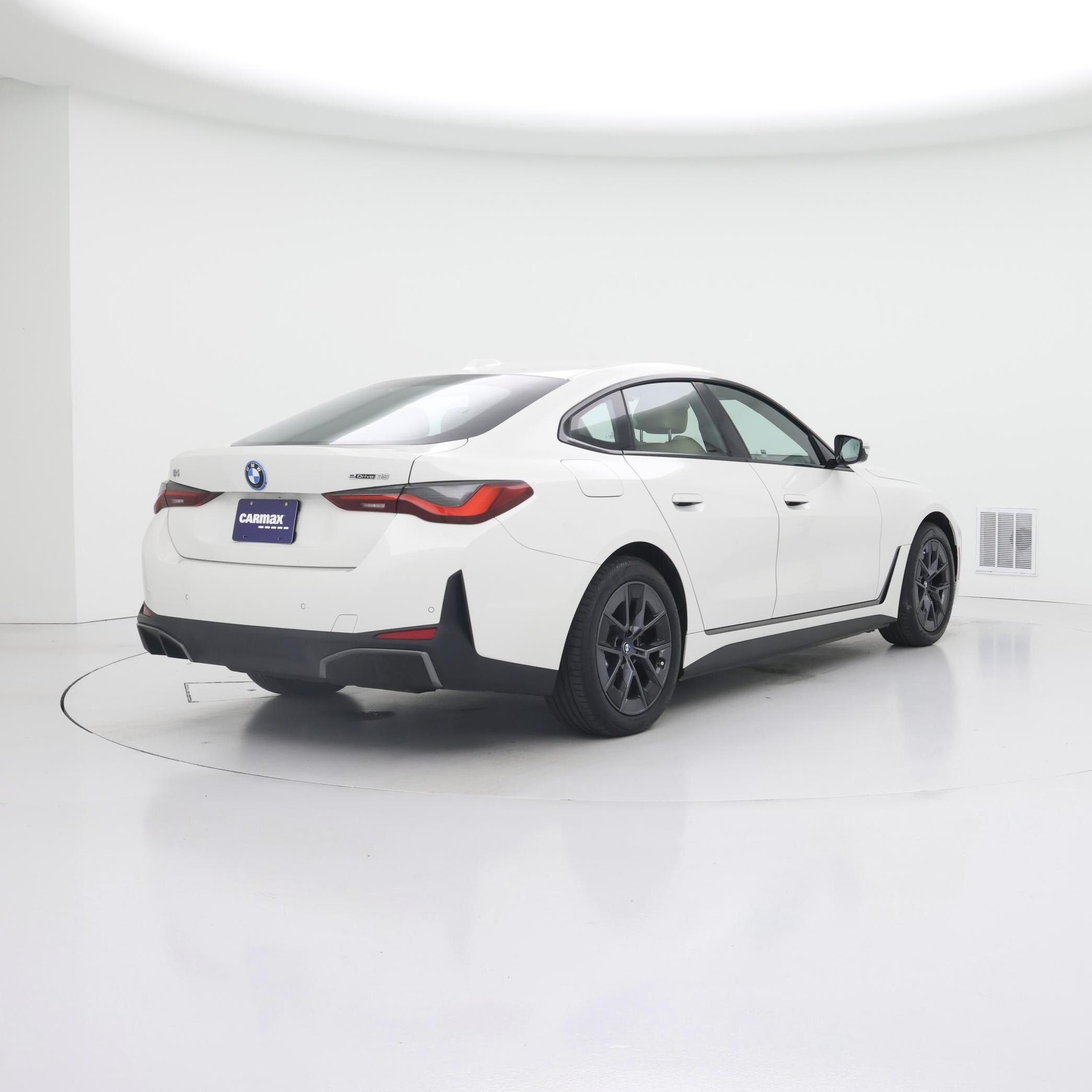 Thumbnail: 2023 BMW i4 - 8
