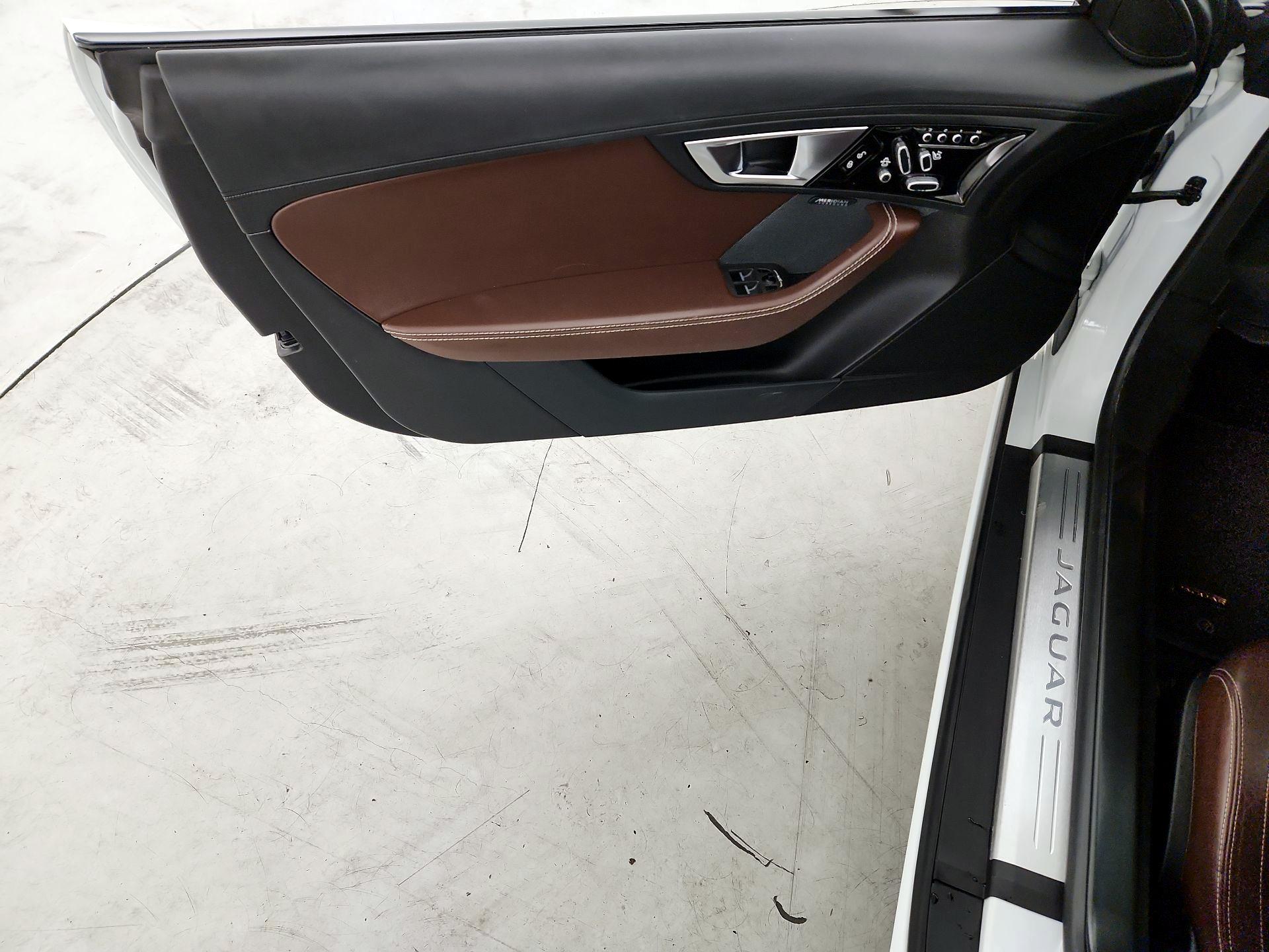 Thumbnail: 2014 Jaguar F-Type - 12