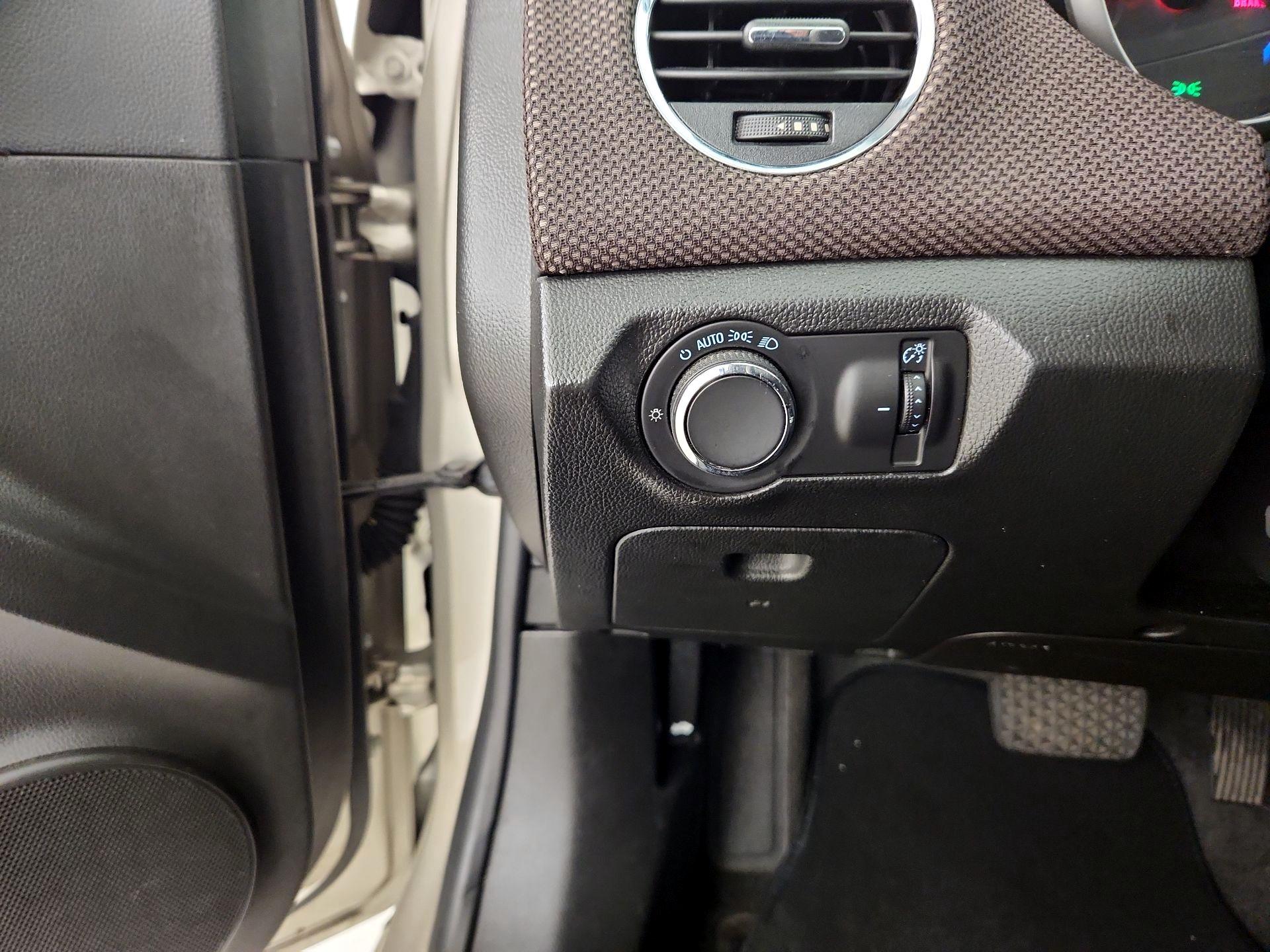 Thumbnail: 2016 Chevrolet Cruze - 13