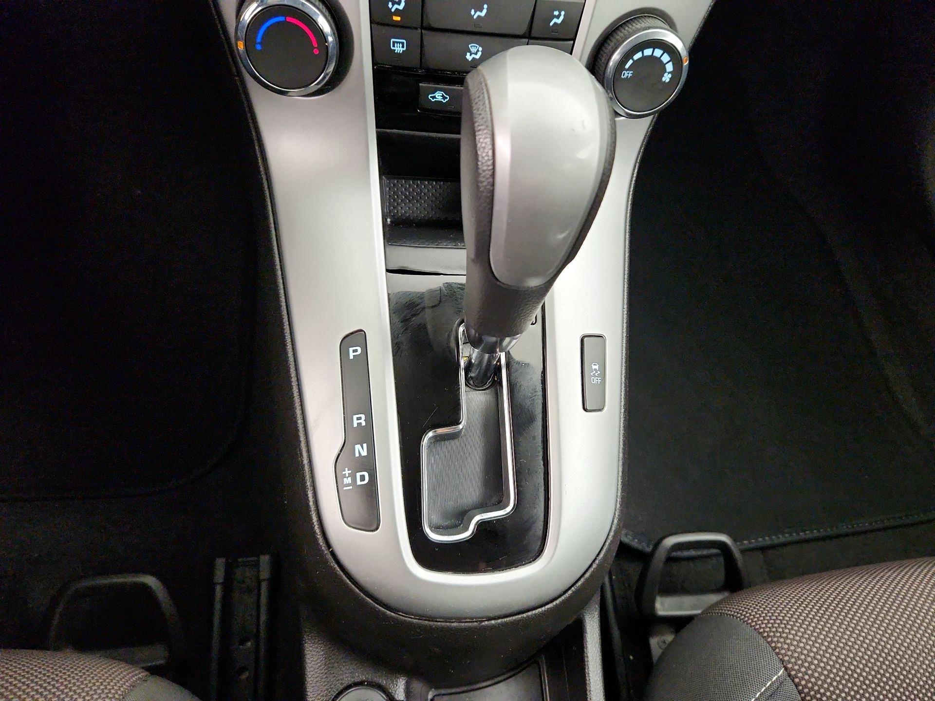 Thumbnail: 2016 Chevrolet Cruze - 16