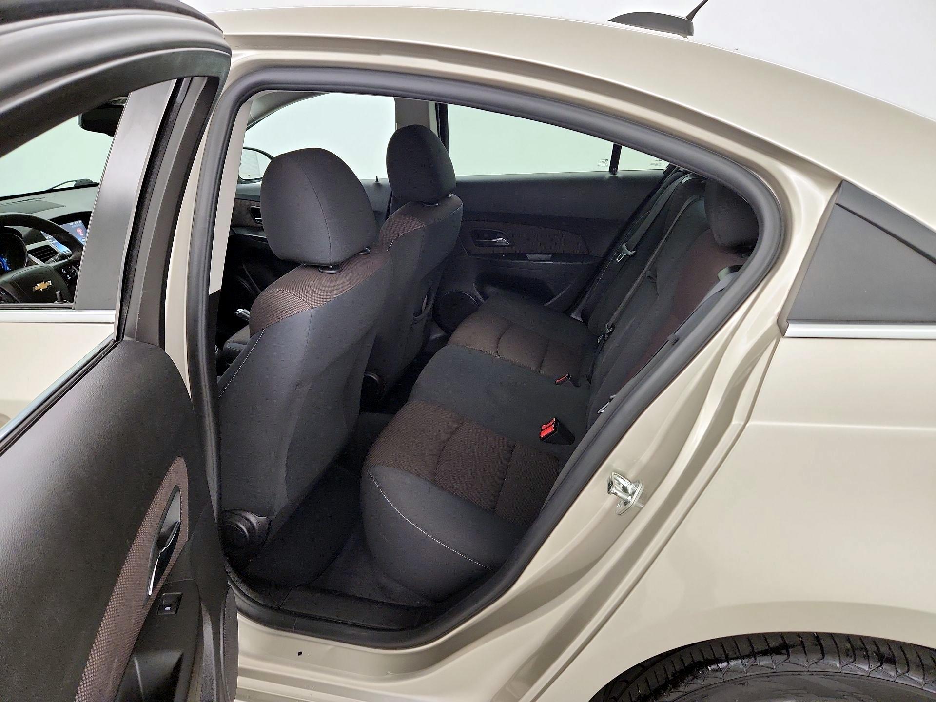 Thumbnail: 2016 Chevrolet Cruze - 18