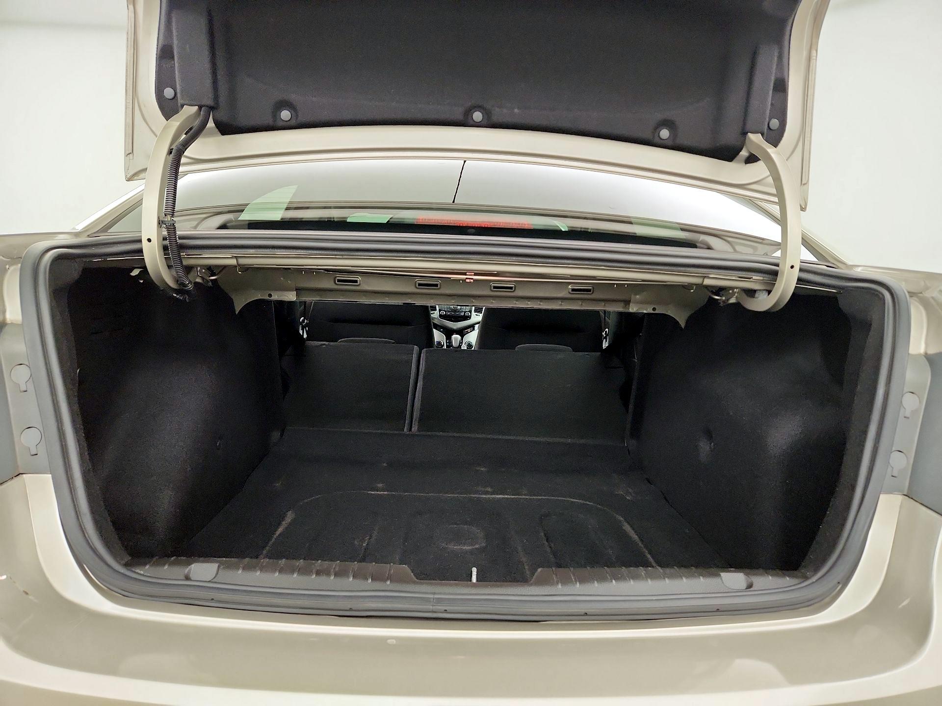 Thumbnail: 2016 Chevrolet Cruze - 20