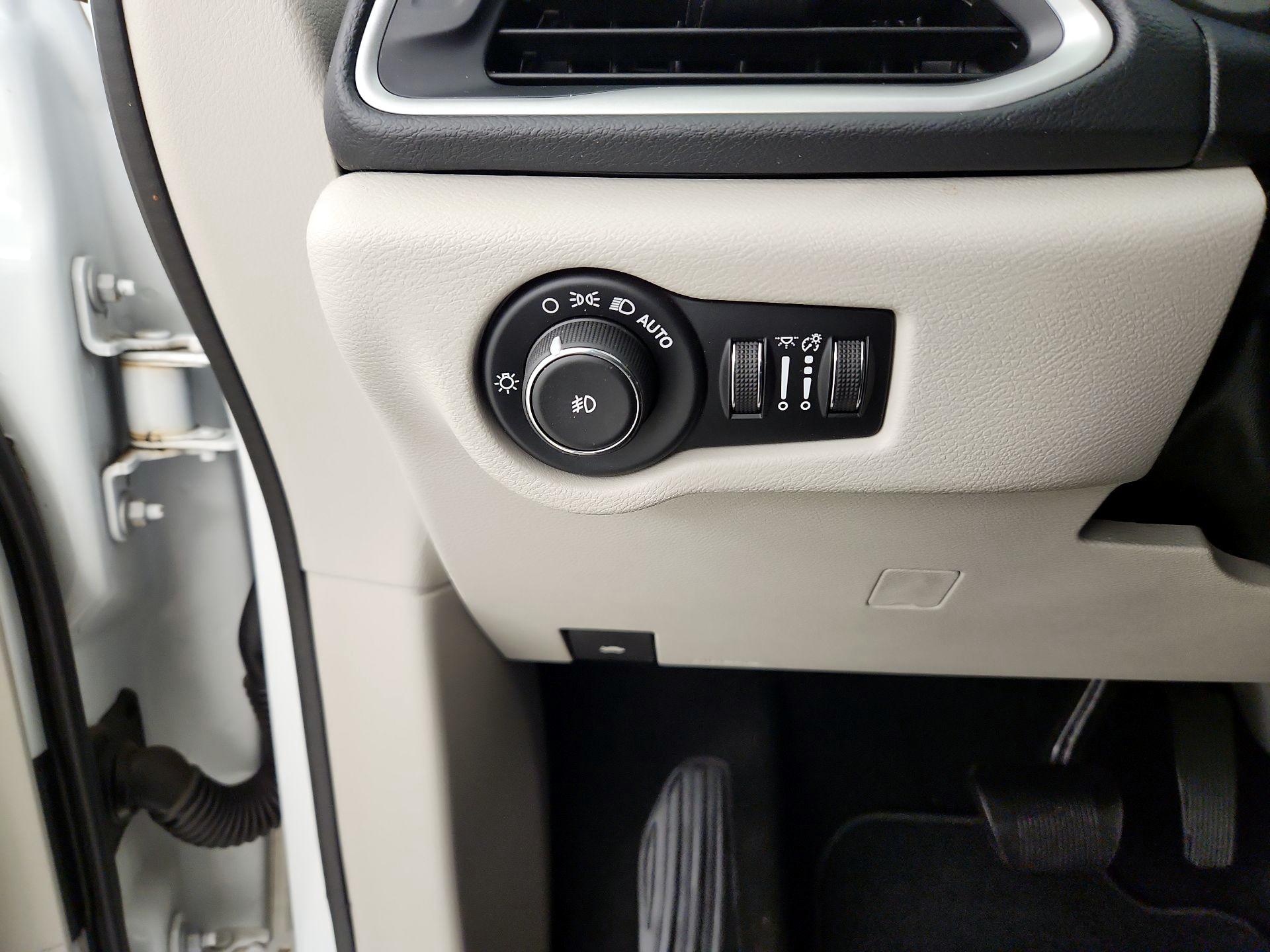 Thumbnail: 2020 Chrysler Pacifica - 13