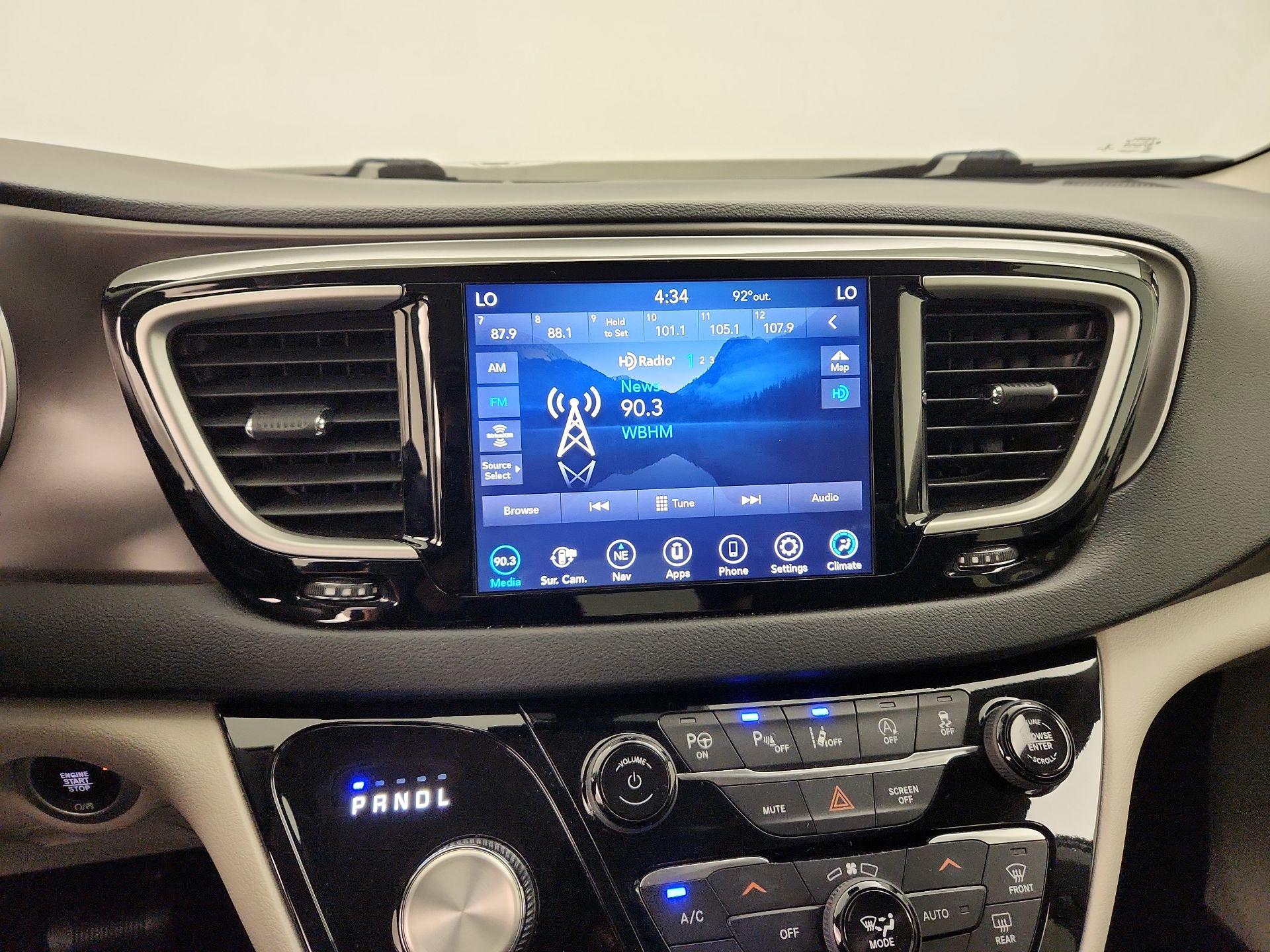 Thumbnail: 2020 Chrysler Pacifica - 16