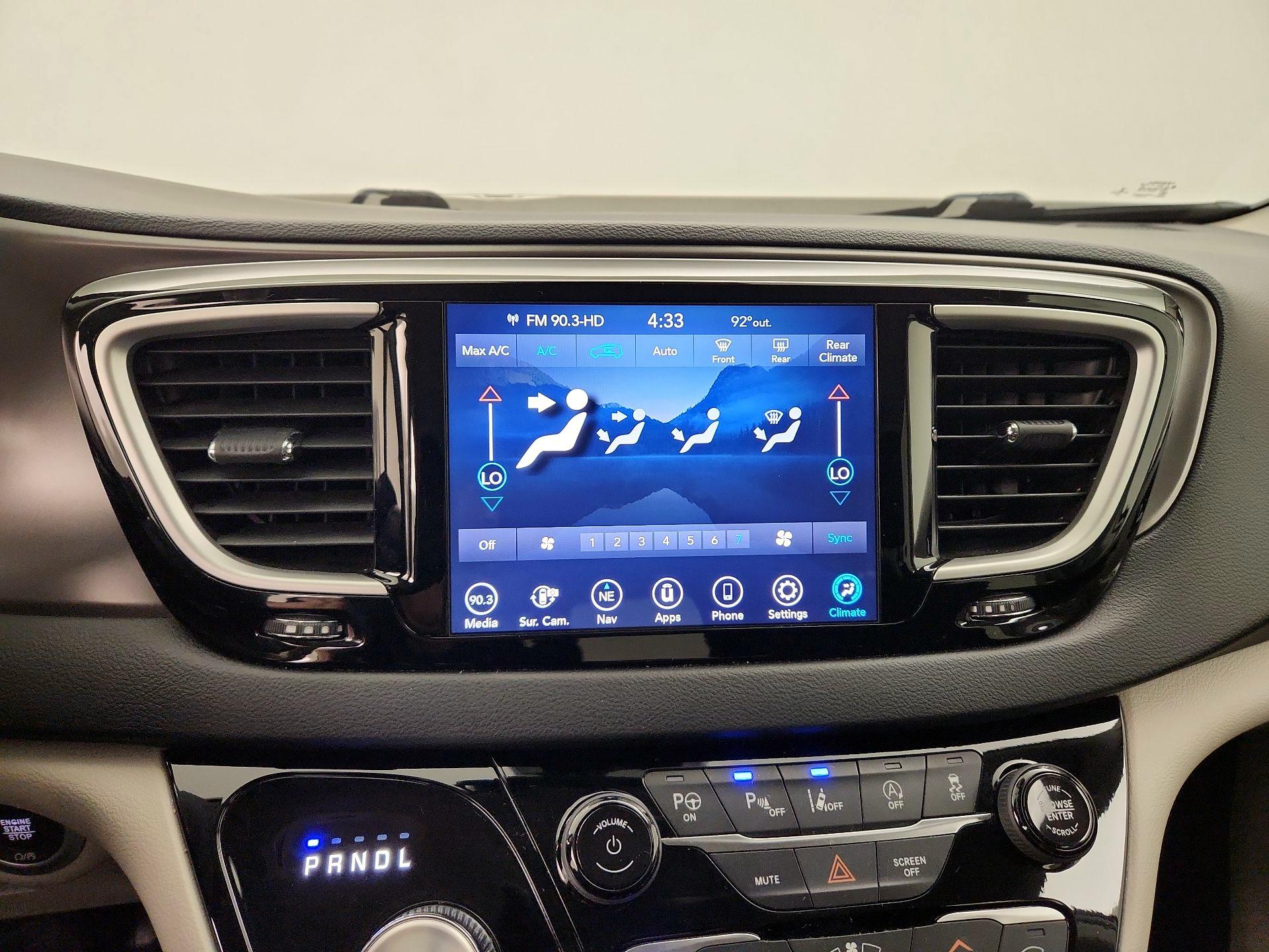 Thumbnail: 2020 Chrysler Pacifica - 17