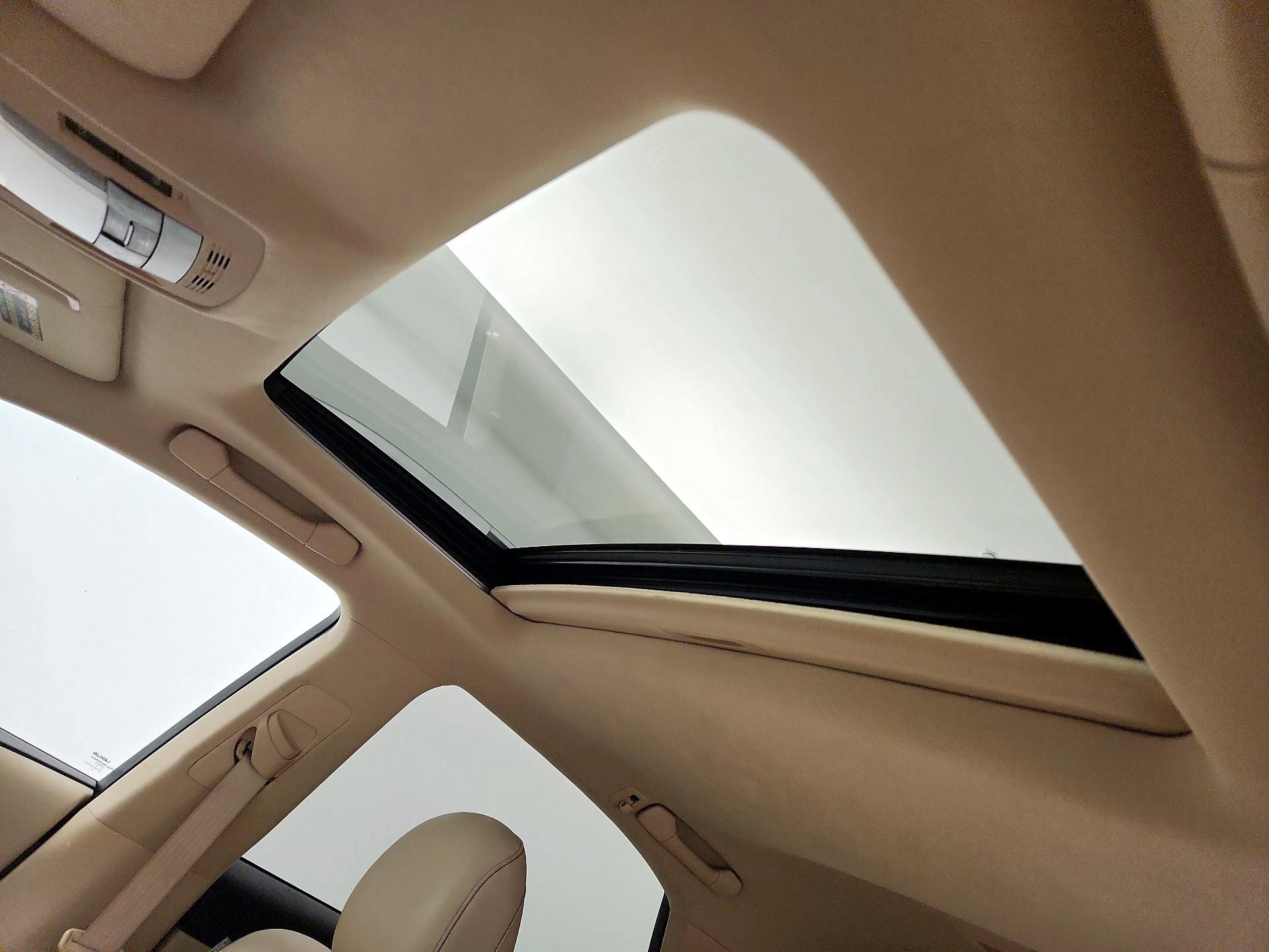 Thumbnail: 2015 Lexus RX - 20