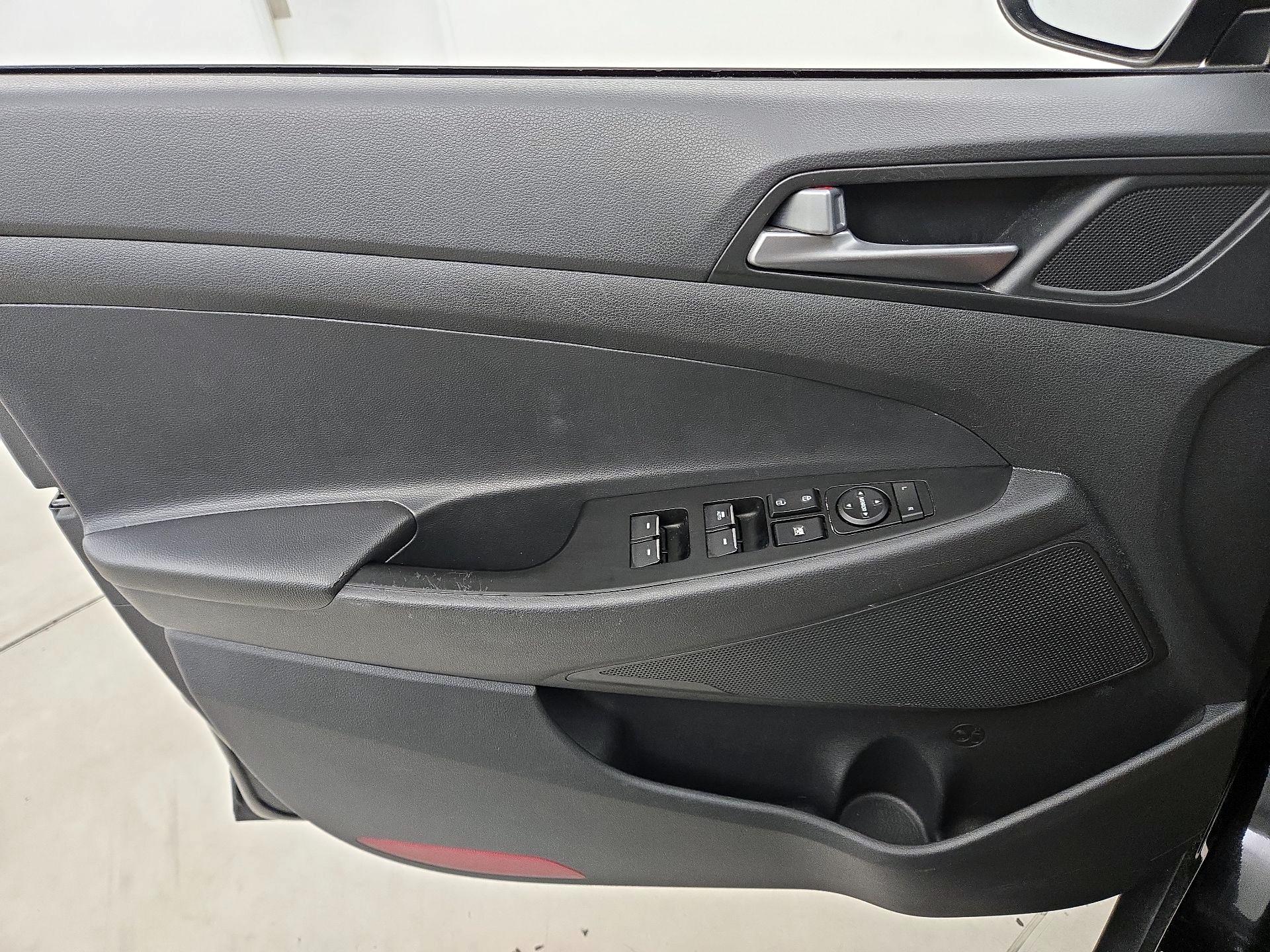 Thumbnail: 2016 Hyundai Tucson - 12