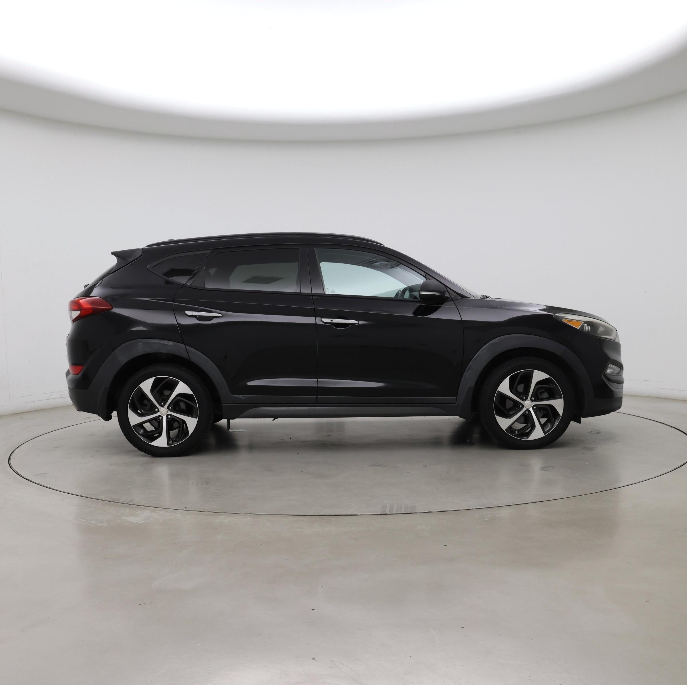 Thumbnail: 2016 Hyundai Tucson - 7