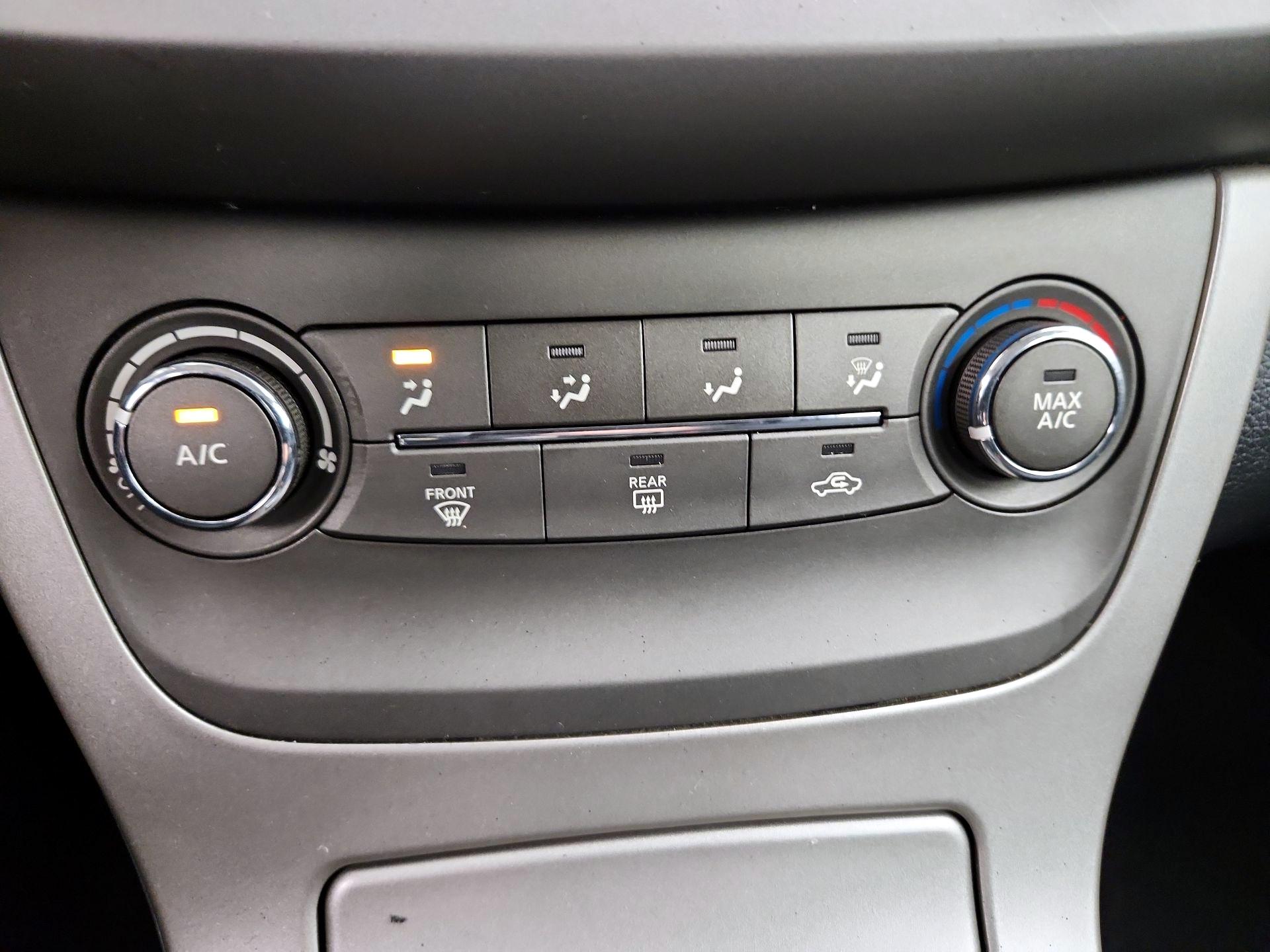 Thumbnail: 2014 Nissan Sentra - 15