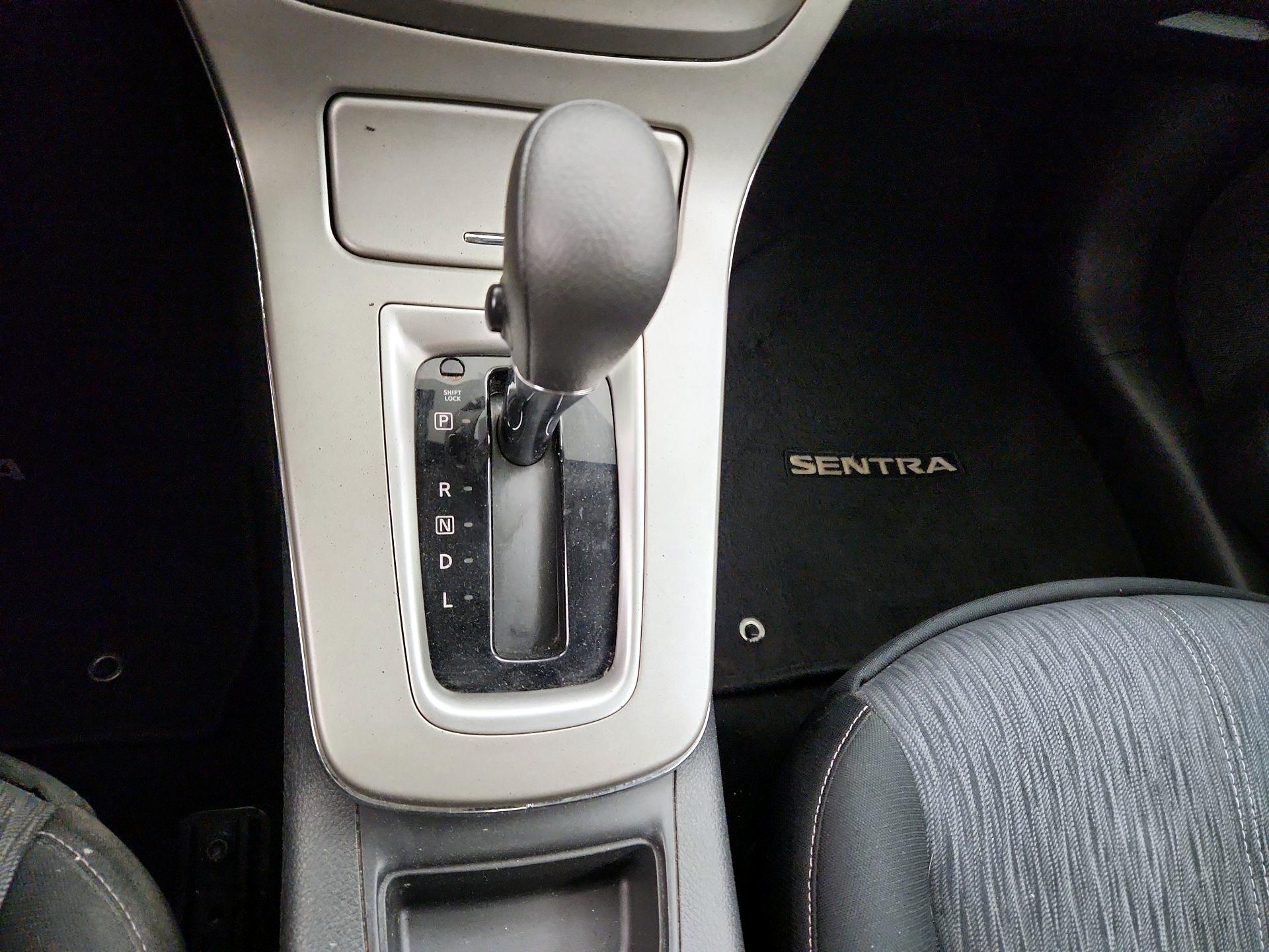 Thumbnail: 2014 Nissan Sentra - 16