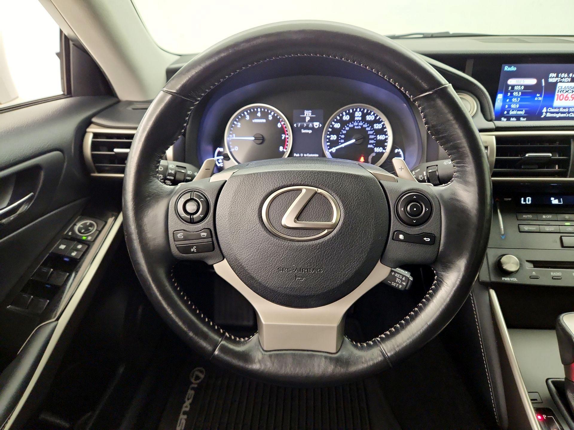 Thumbnail: 2016 Lexus IS - 10