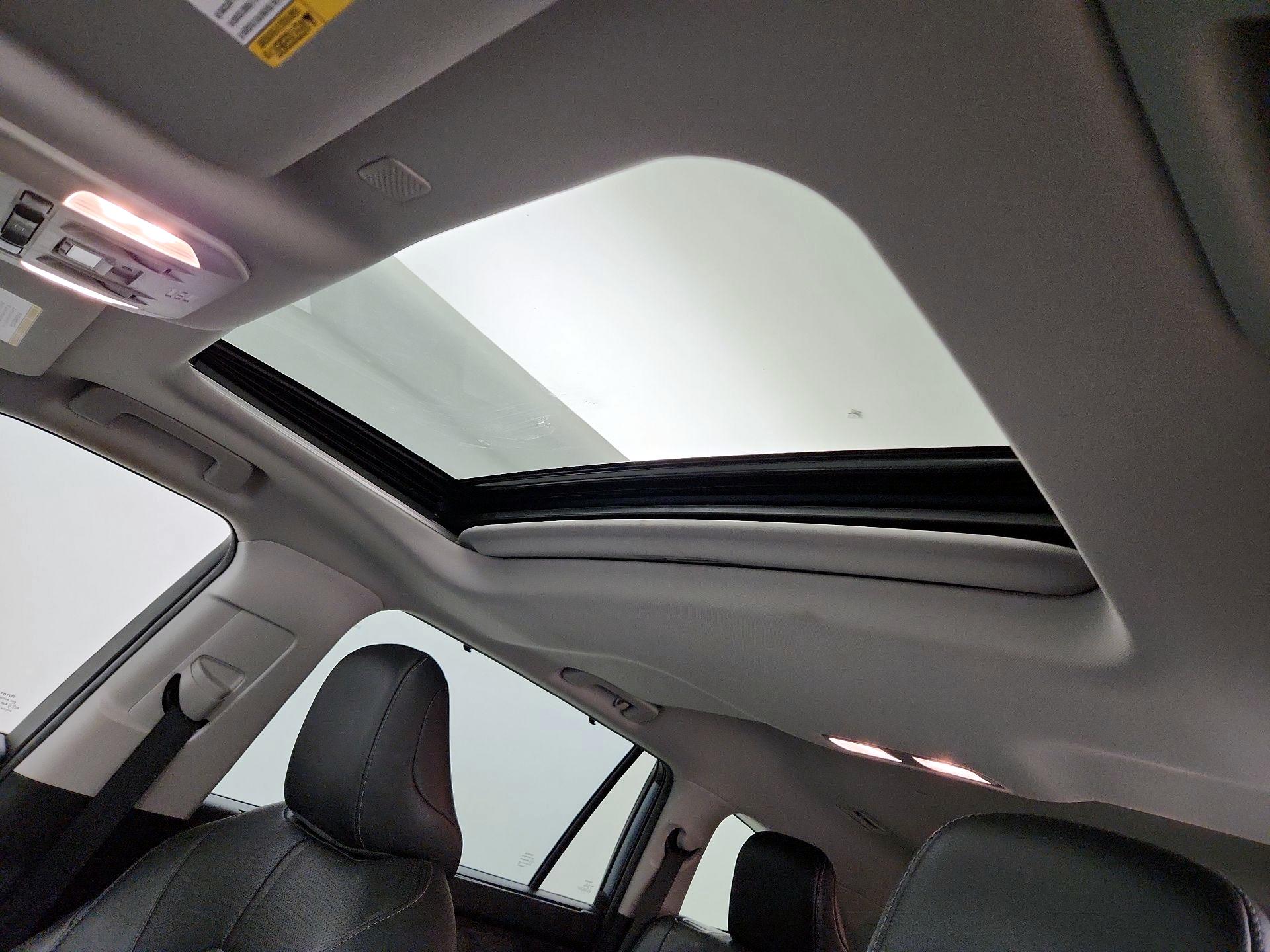 Thumbnail: 2020 Toyota Highlander - 20