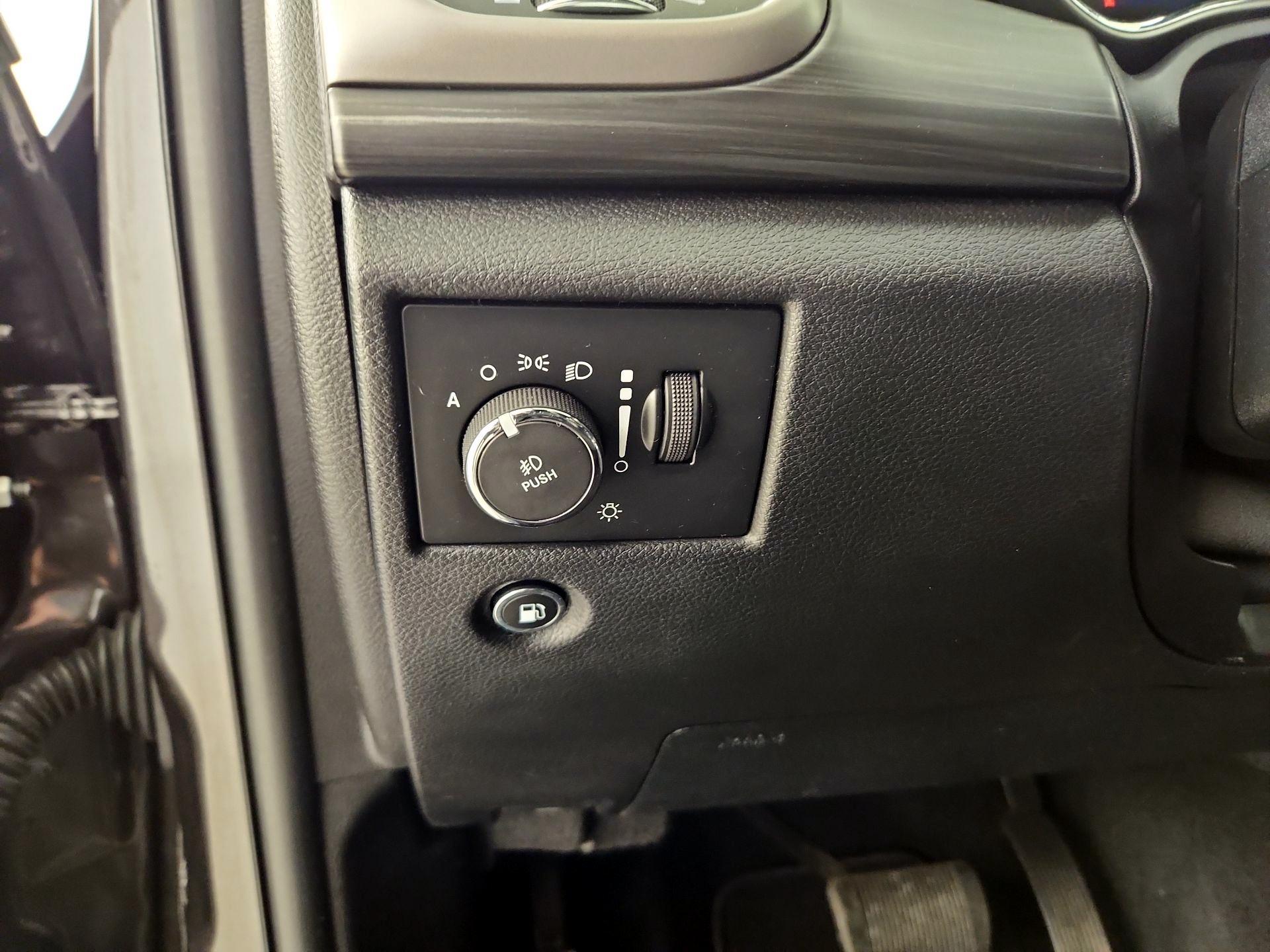 Thumbnail: 2019 Jeep Grand Cherokee - 13