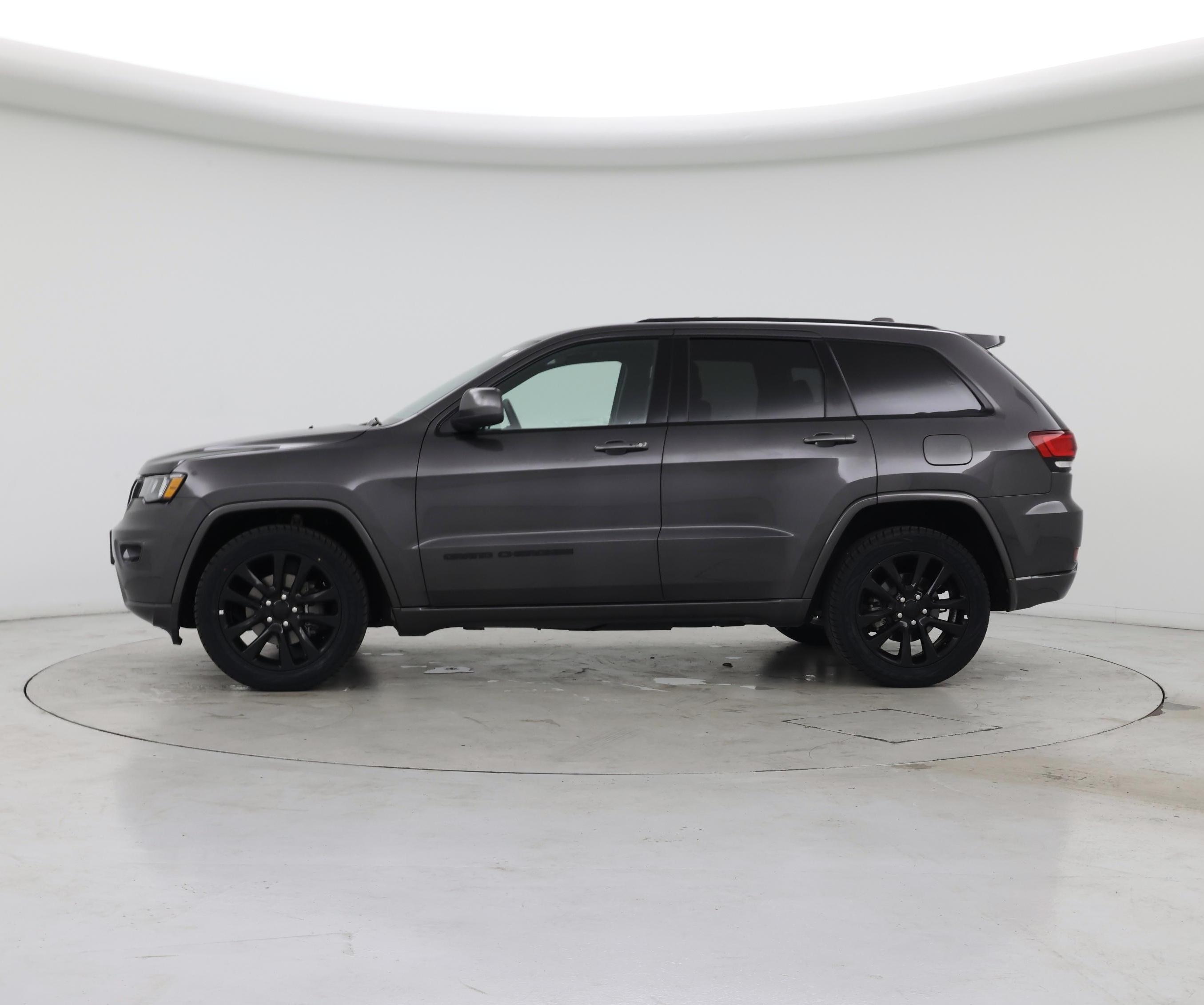 Thumbnail: 2019 Jeep Grand Cherokee - 3