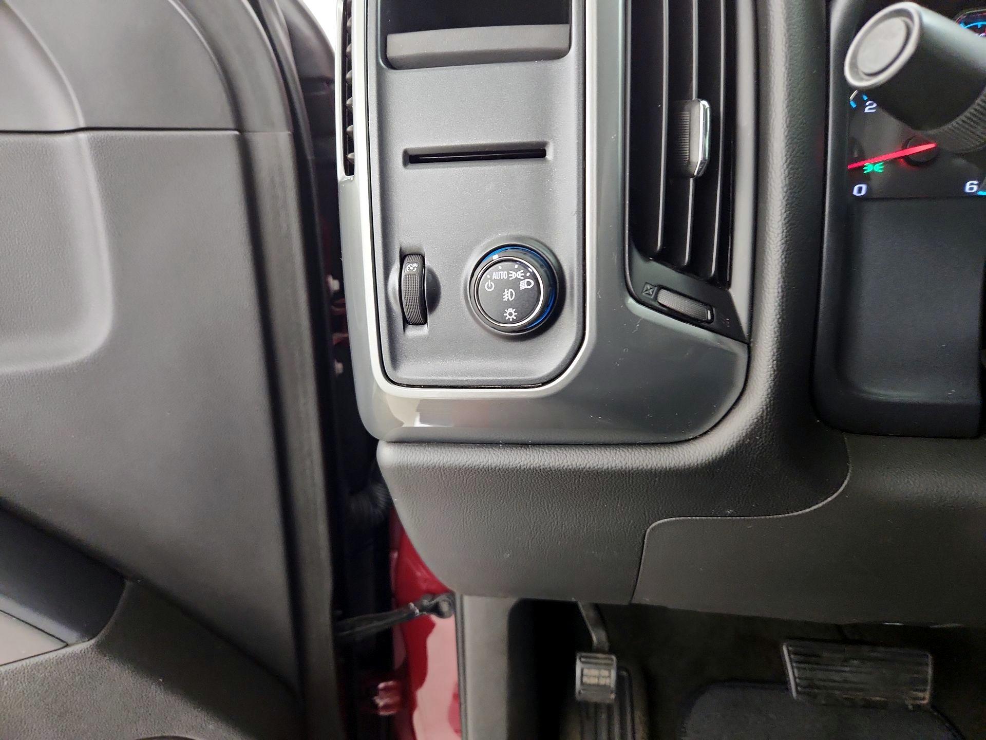 Thumbnail: 2015 Chevrolet Silverado 1500 - 13