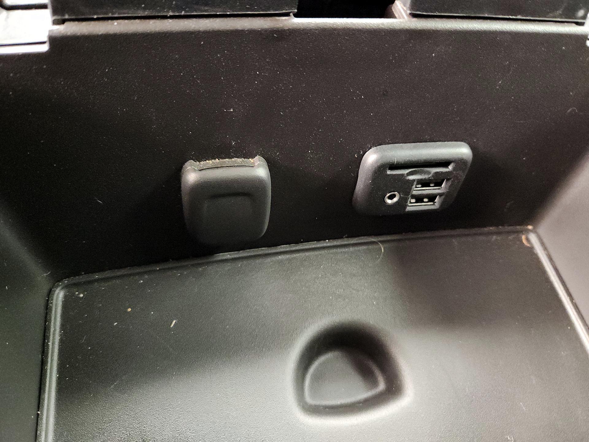 Thumbnail: 2015 Chevrolet Silverado 1500 - 18