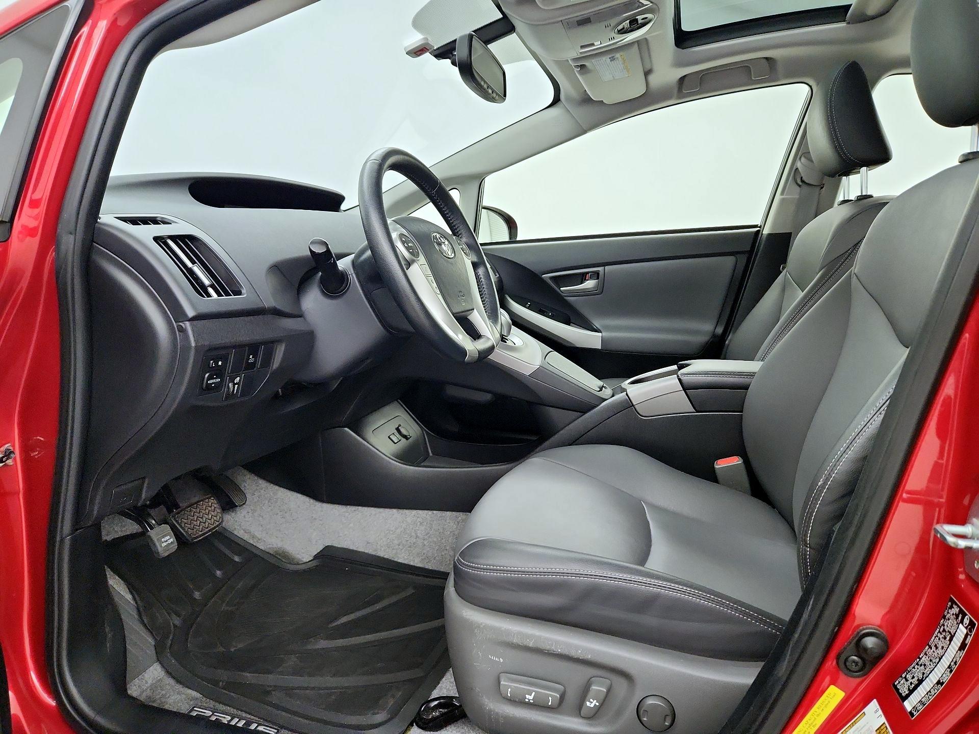 Thumbnail: 2015 Toyota Prius - 11