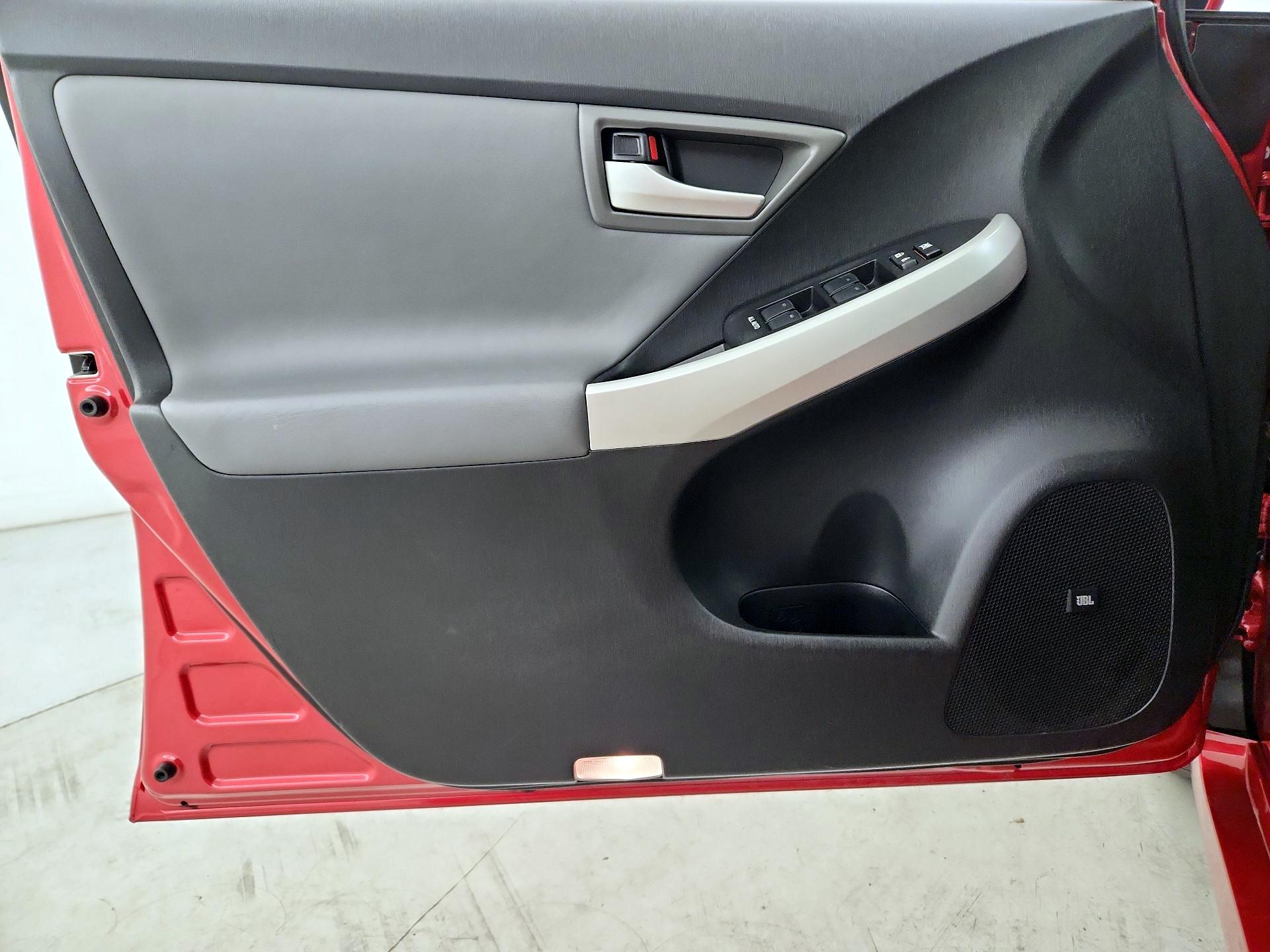 Thumbnail: 2015 Toyota Prius - 12