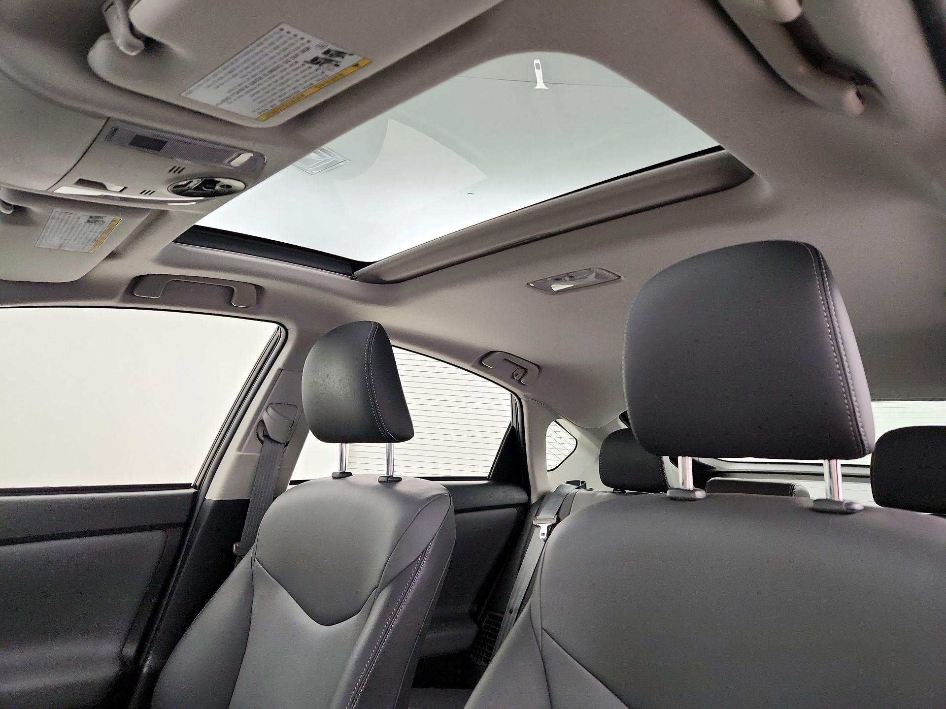 Thumbnail: 2015 Toyota Prius - 20
