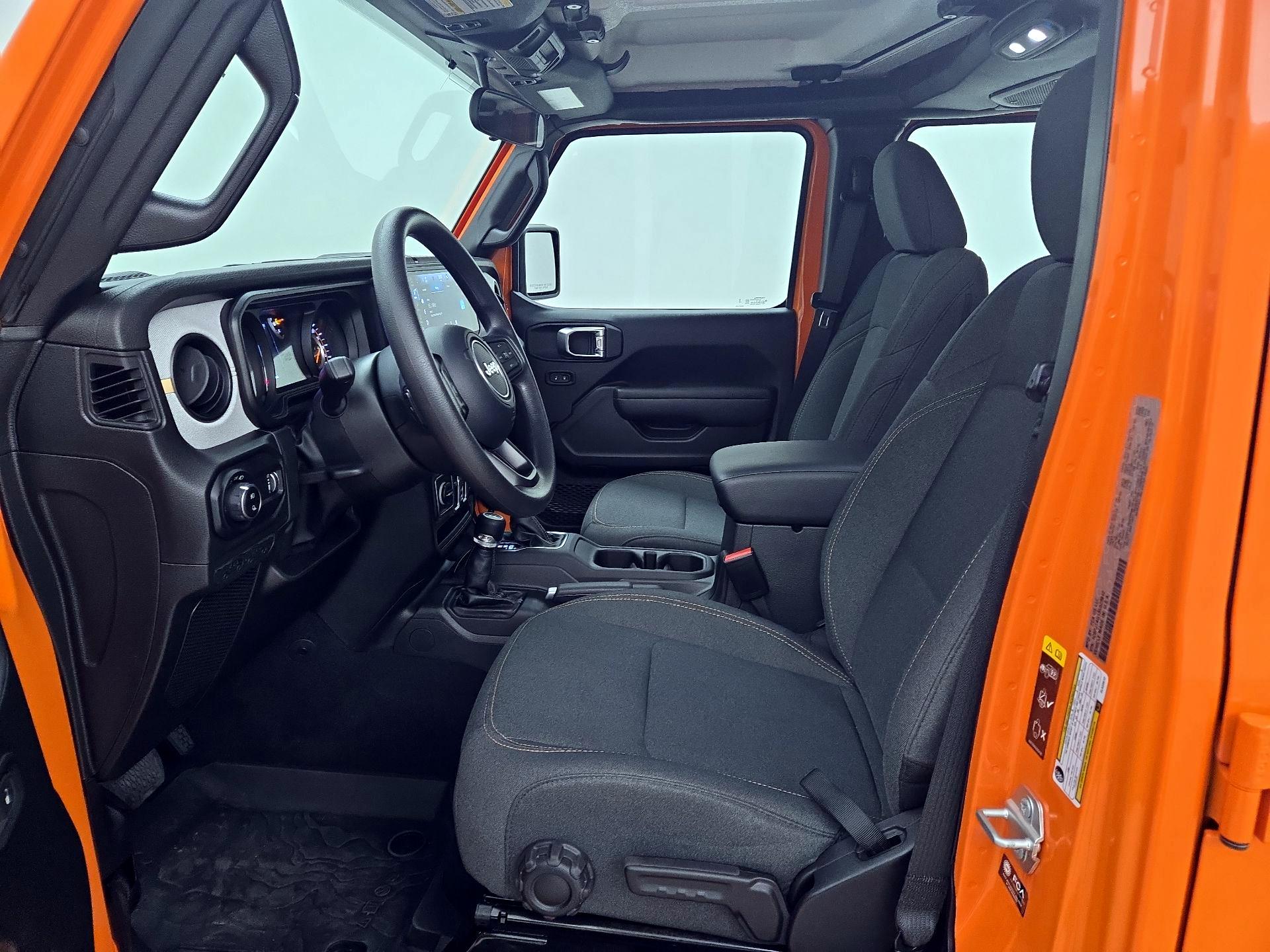 Thumbnail: 2025 Jeep Gladiator - 11
