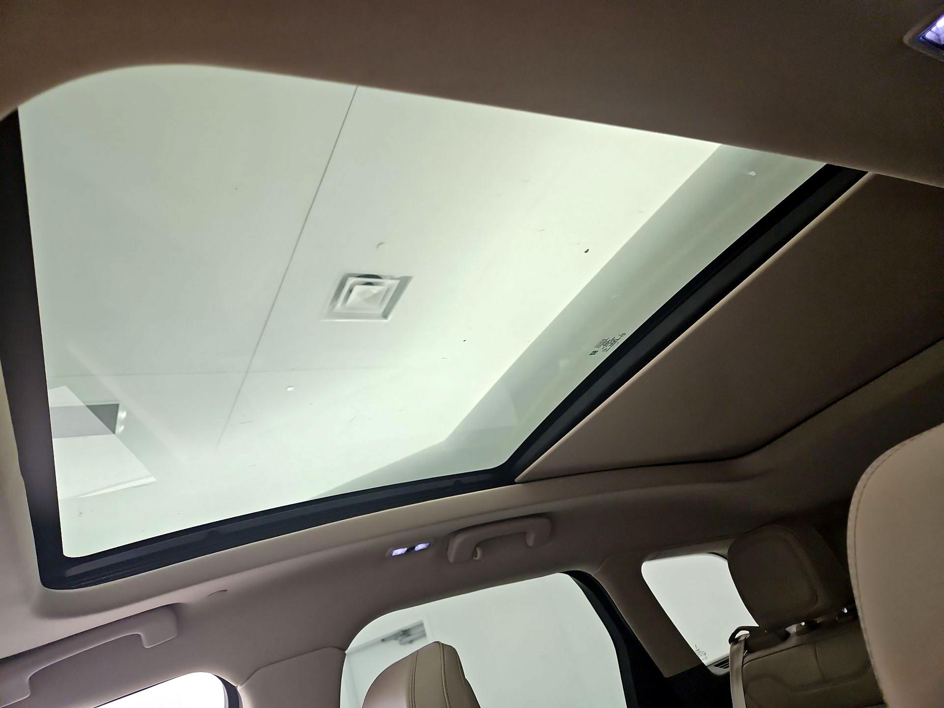 Thumbnail: 2020 Lincoln Corsair - 20