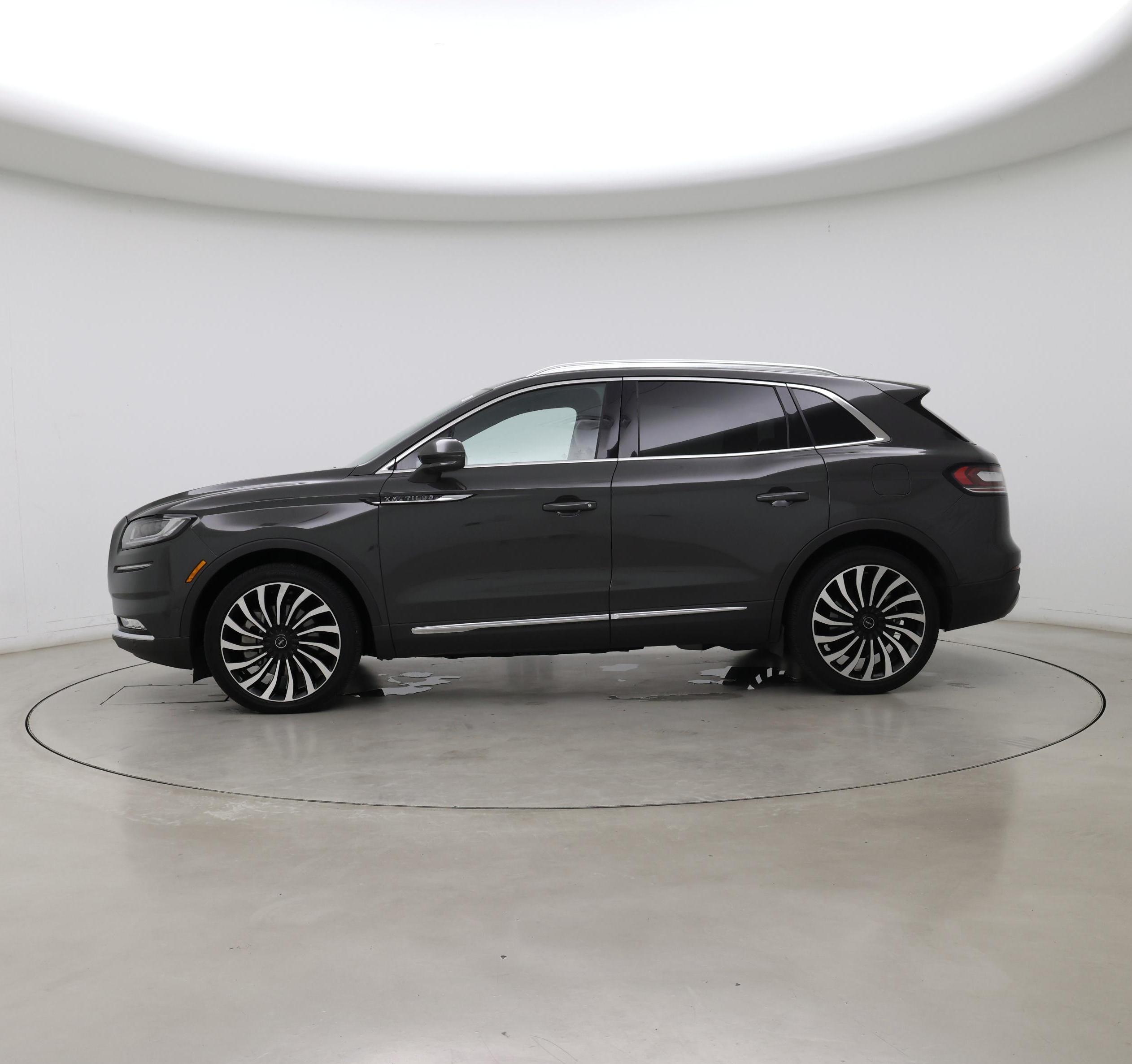 Thumbnail: 2023 Lincoln Nautilus - 3