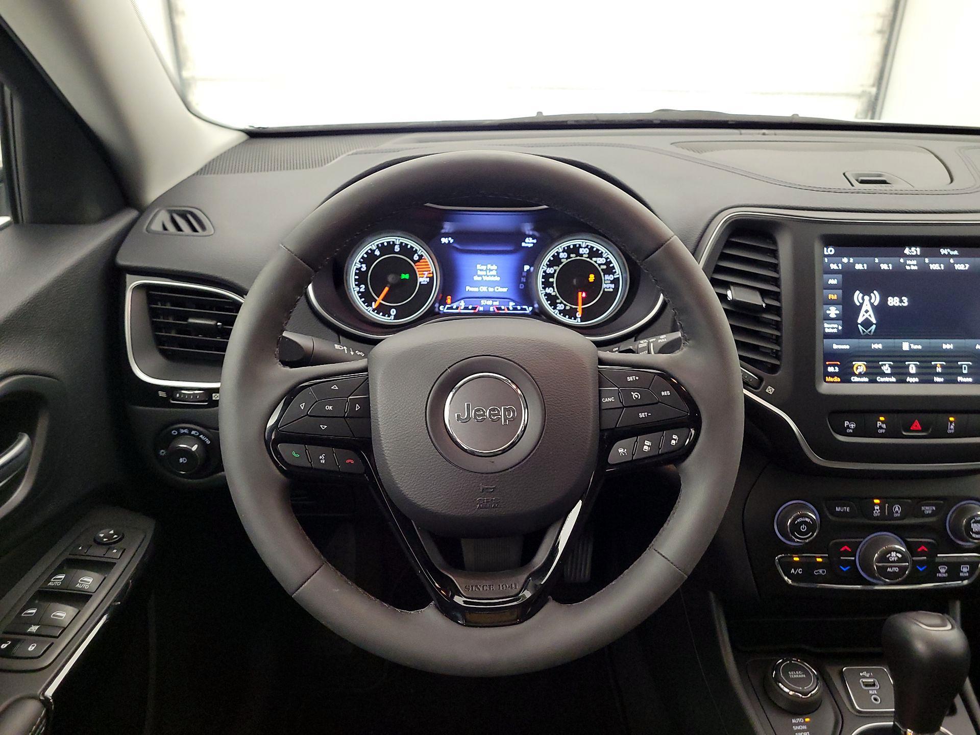 Thumbnail: 2023 Jeep Cherokee - 10
