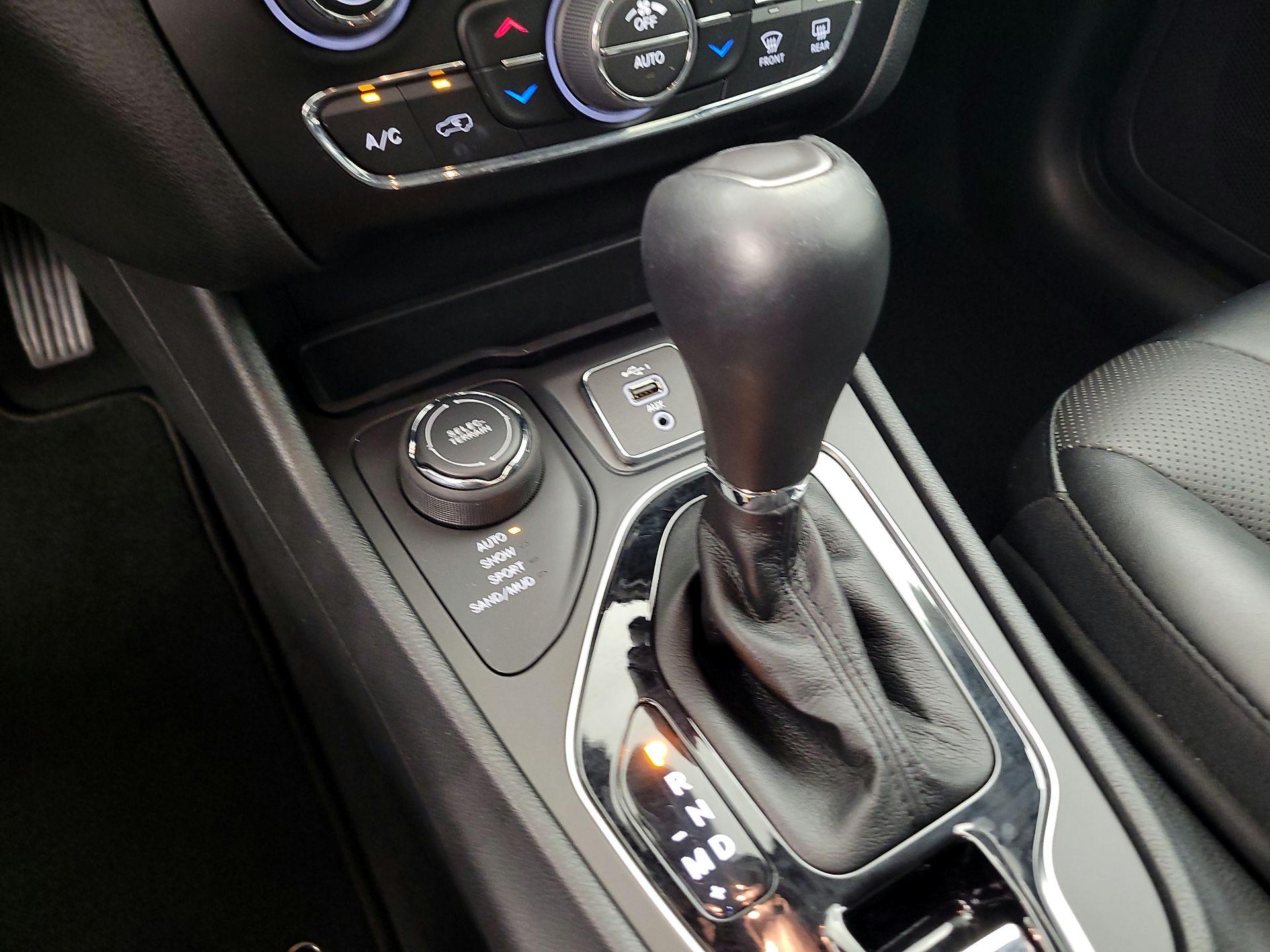 Thumbnail: 2023 Jeep Cherokee - 17