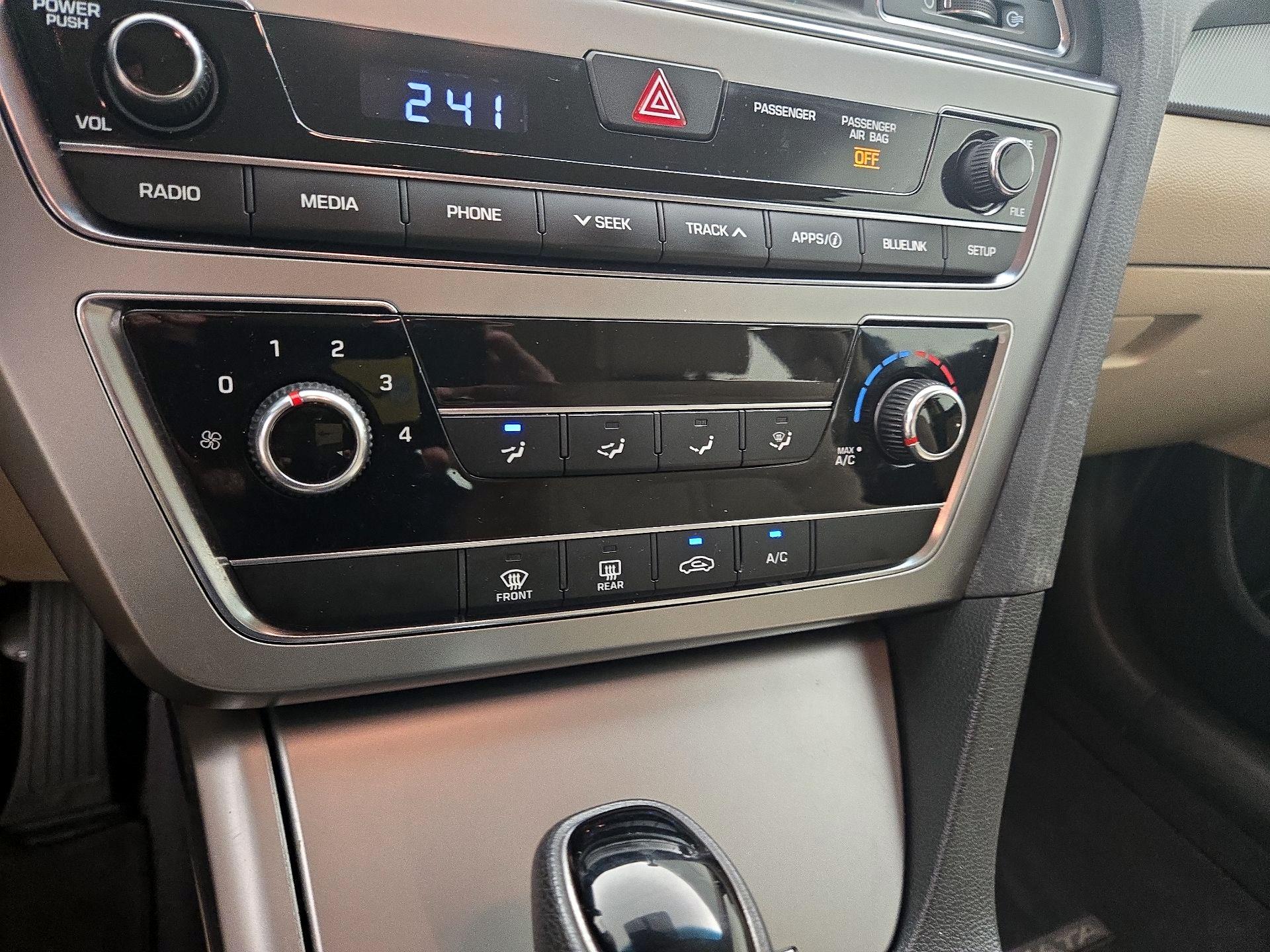 Thumbnail: 2016 Hyundai Sonata - 16