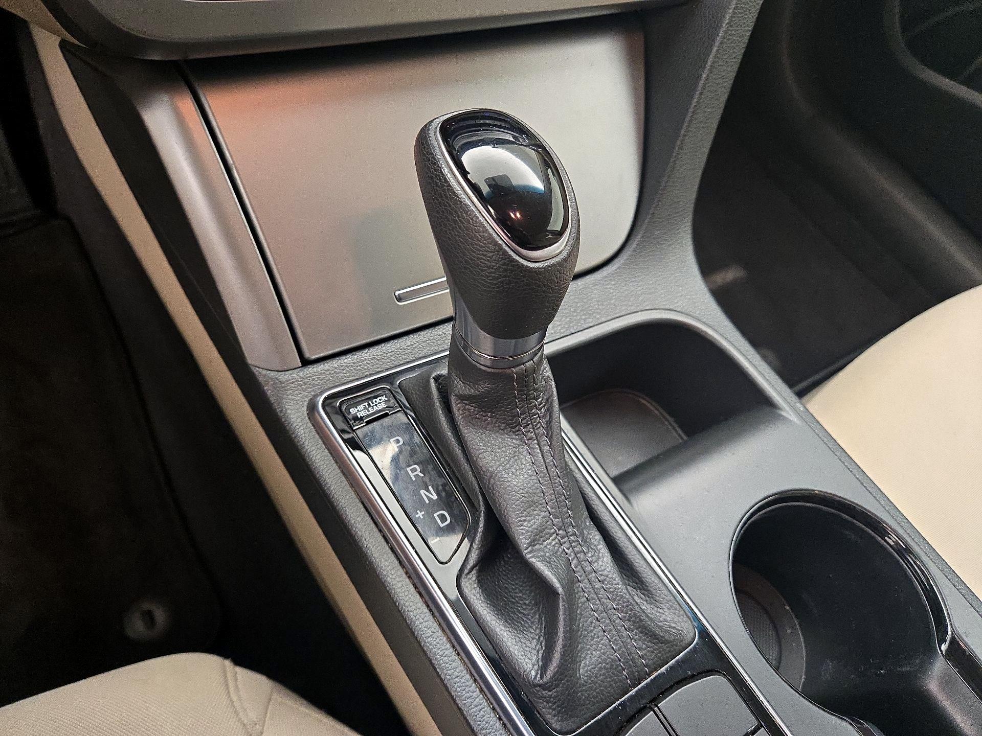 Thumbnail: 2016 Hyundai Sonata - 17